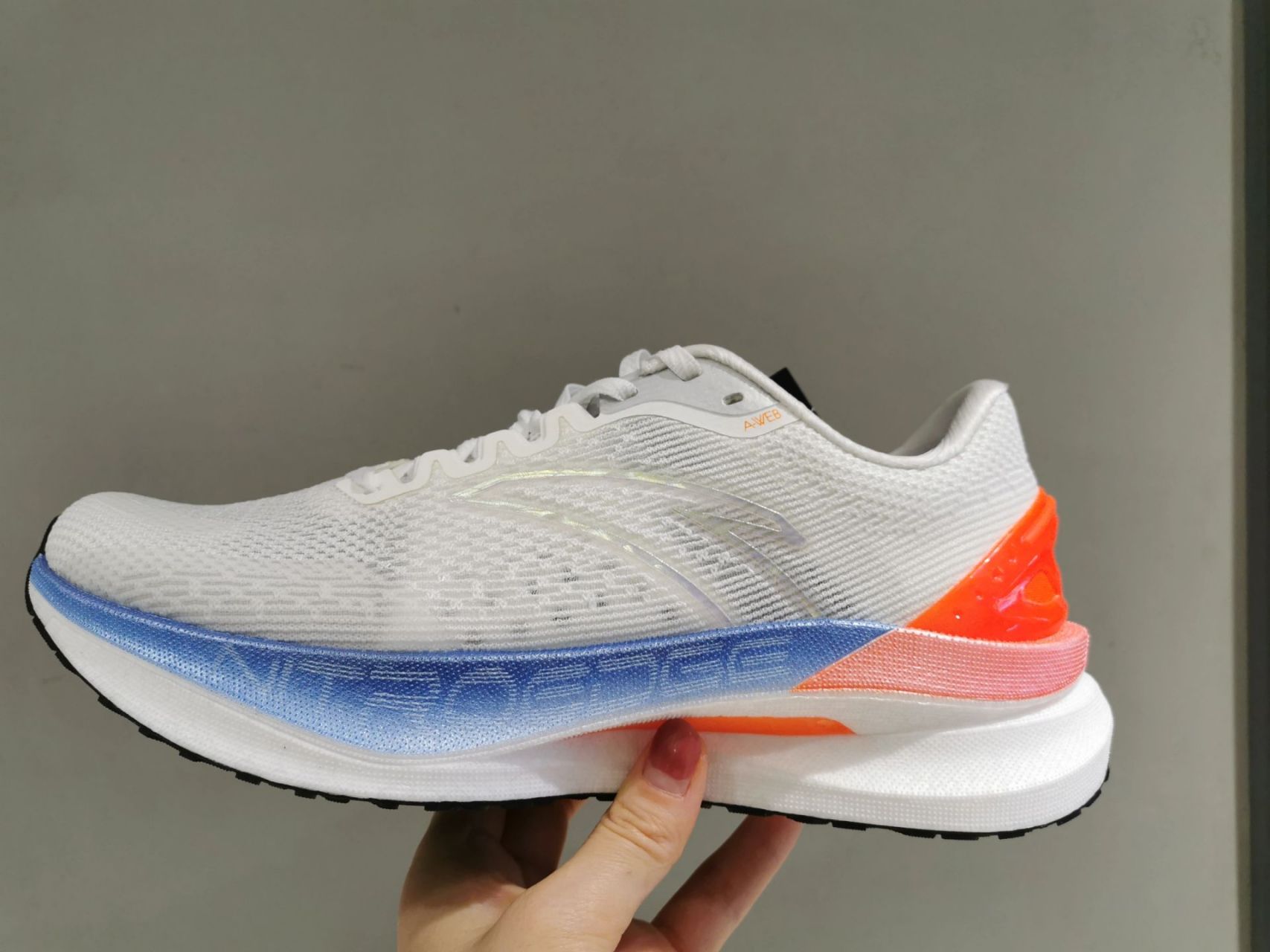 安踏冠军2代pro,设计师真的成长了 安踏冠军跑鞋2代pro 安踏冠军跑鞋