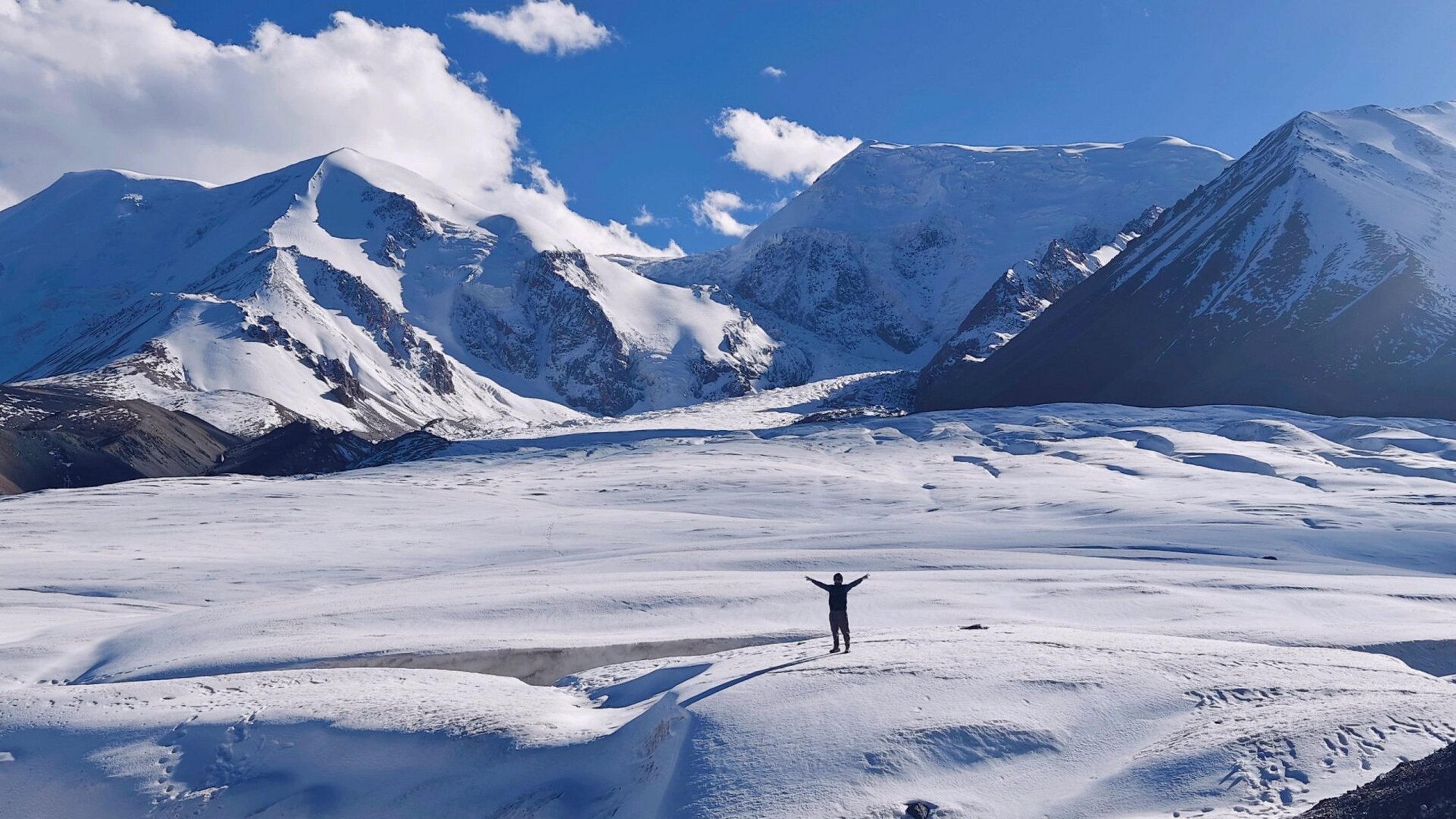 阿尼玛卿雪山照片图片