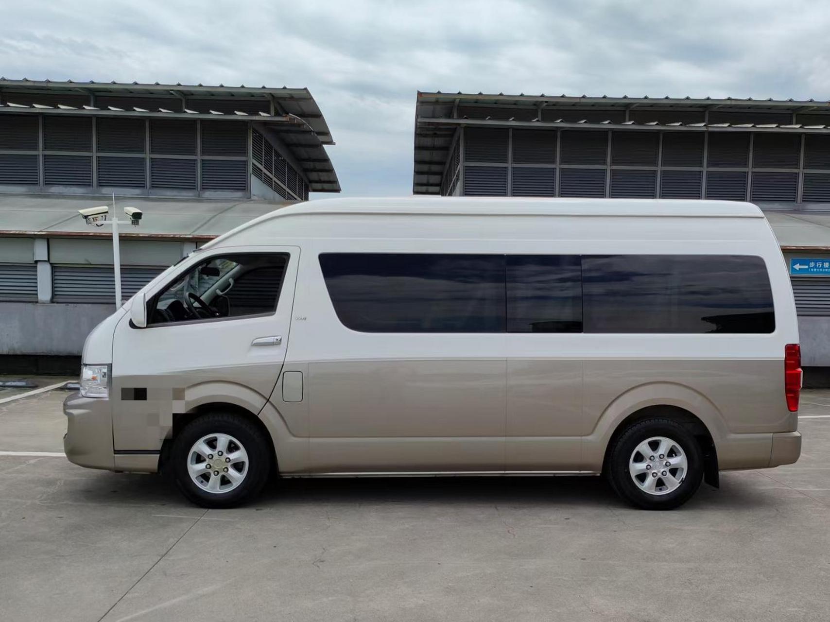 金杯仿丰田大海狮14座:16年上牌/搭载2.