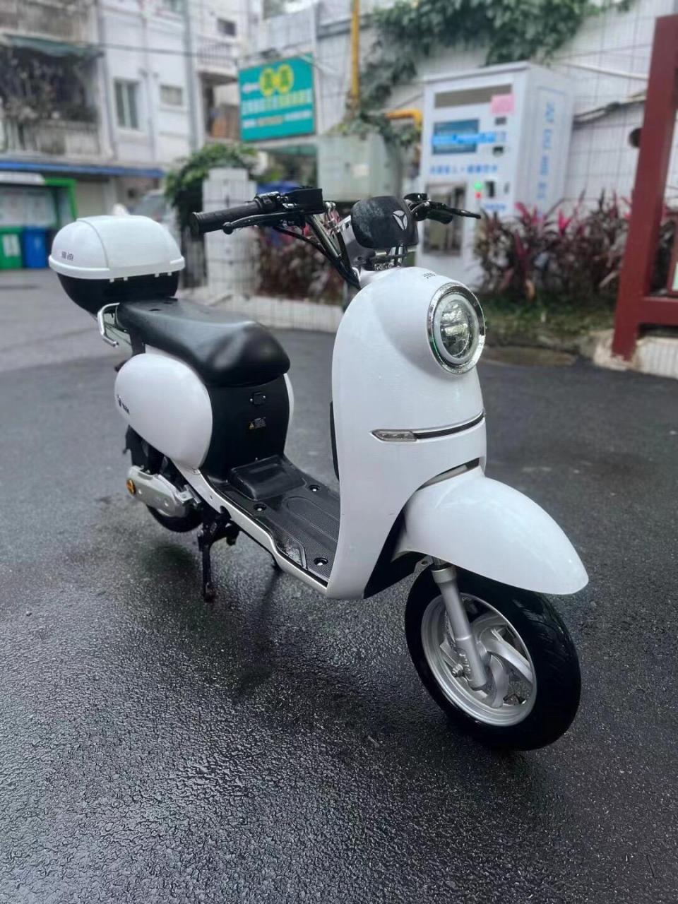 雅迪欧韵48v24a天能锂电版 国标小电驴,满电续航30-40公里左右,小巧