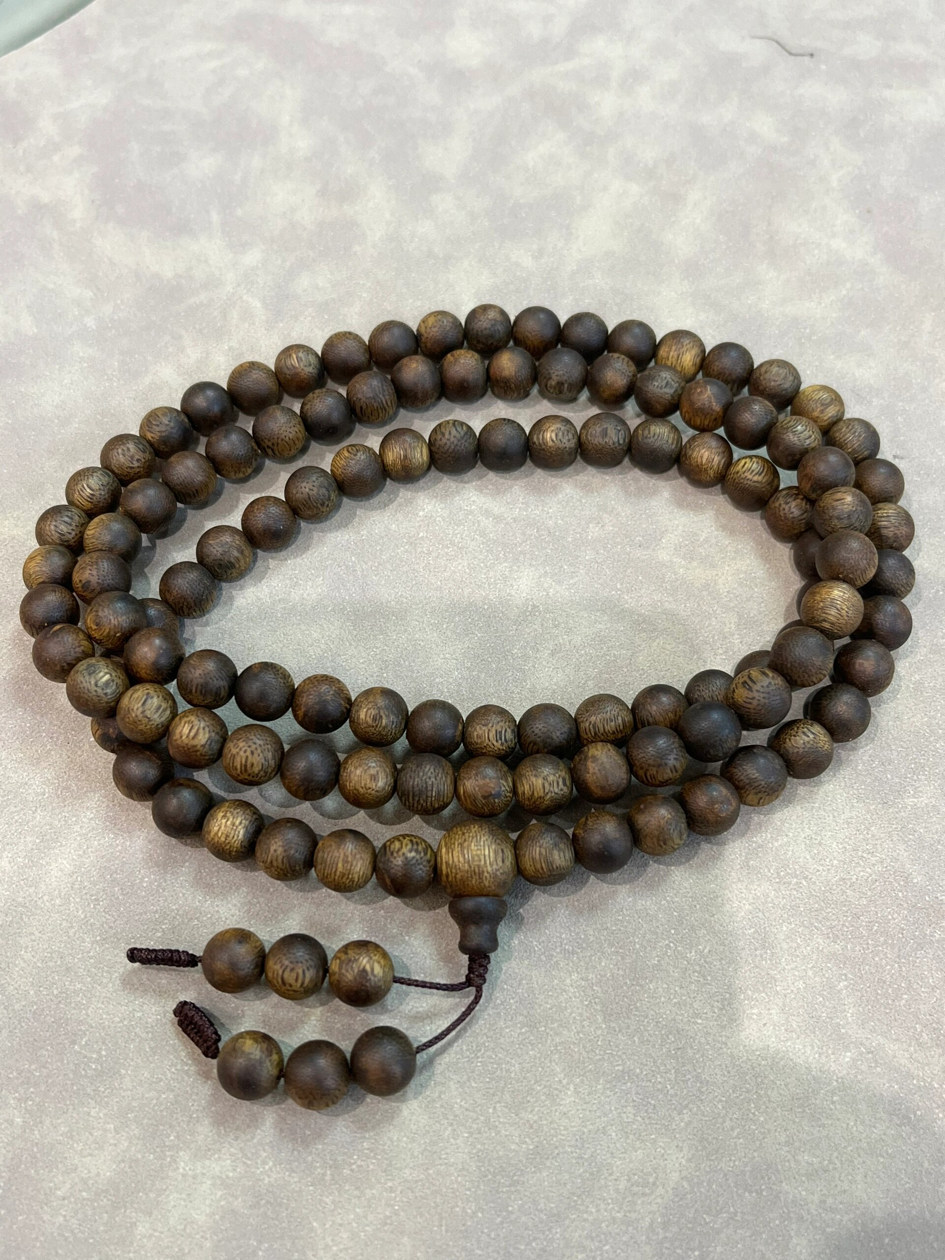 海南莺歌绿奇楠沉水8mm念珠佛珠 人走香还在,一串可传几代人.