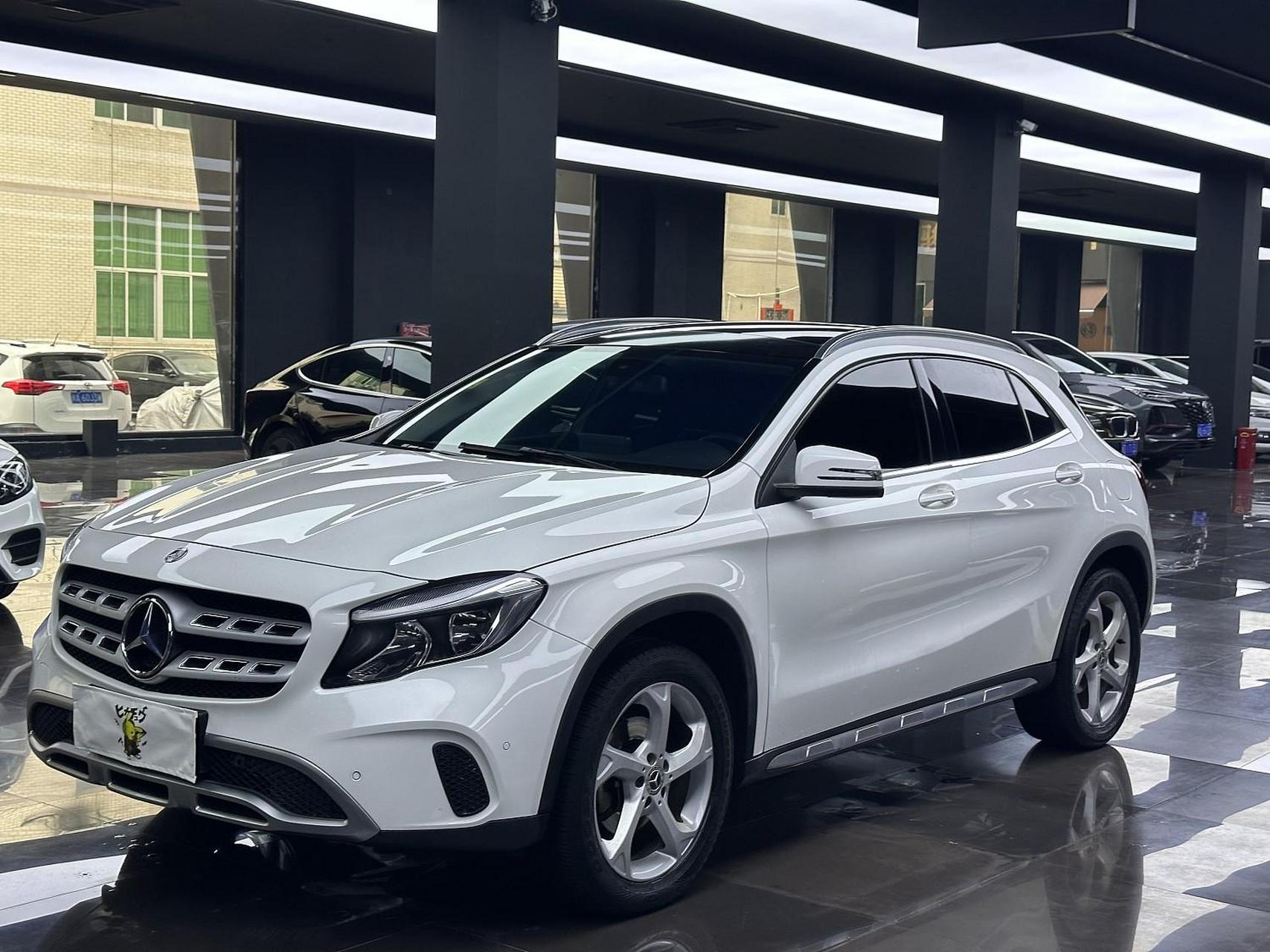 奔驰 2018款 gla 200 1.