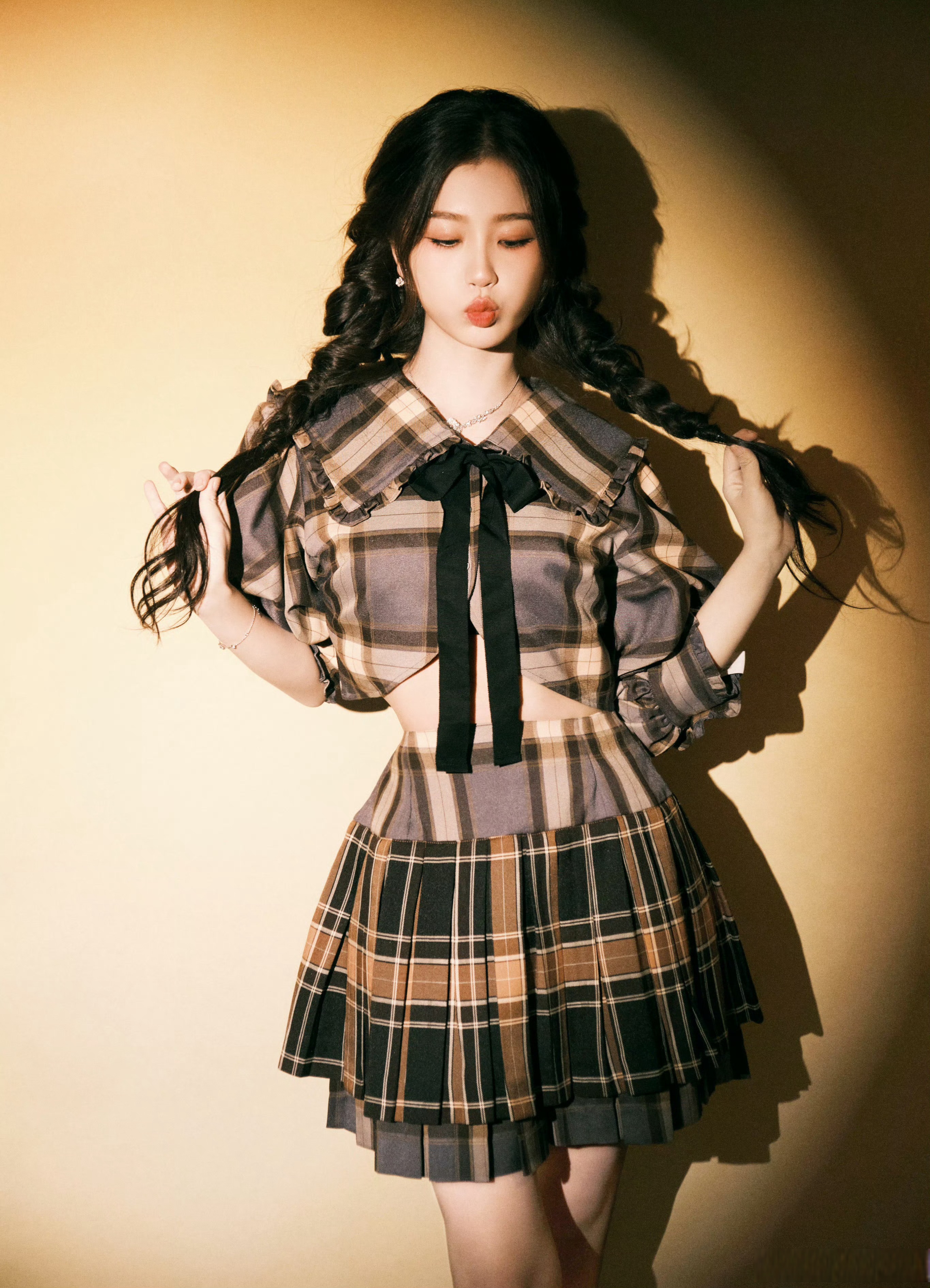 虞书欣甜美风春日穿搭