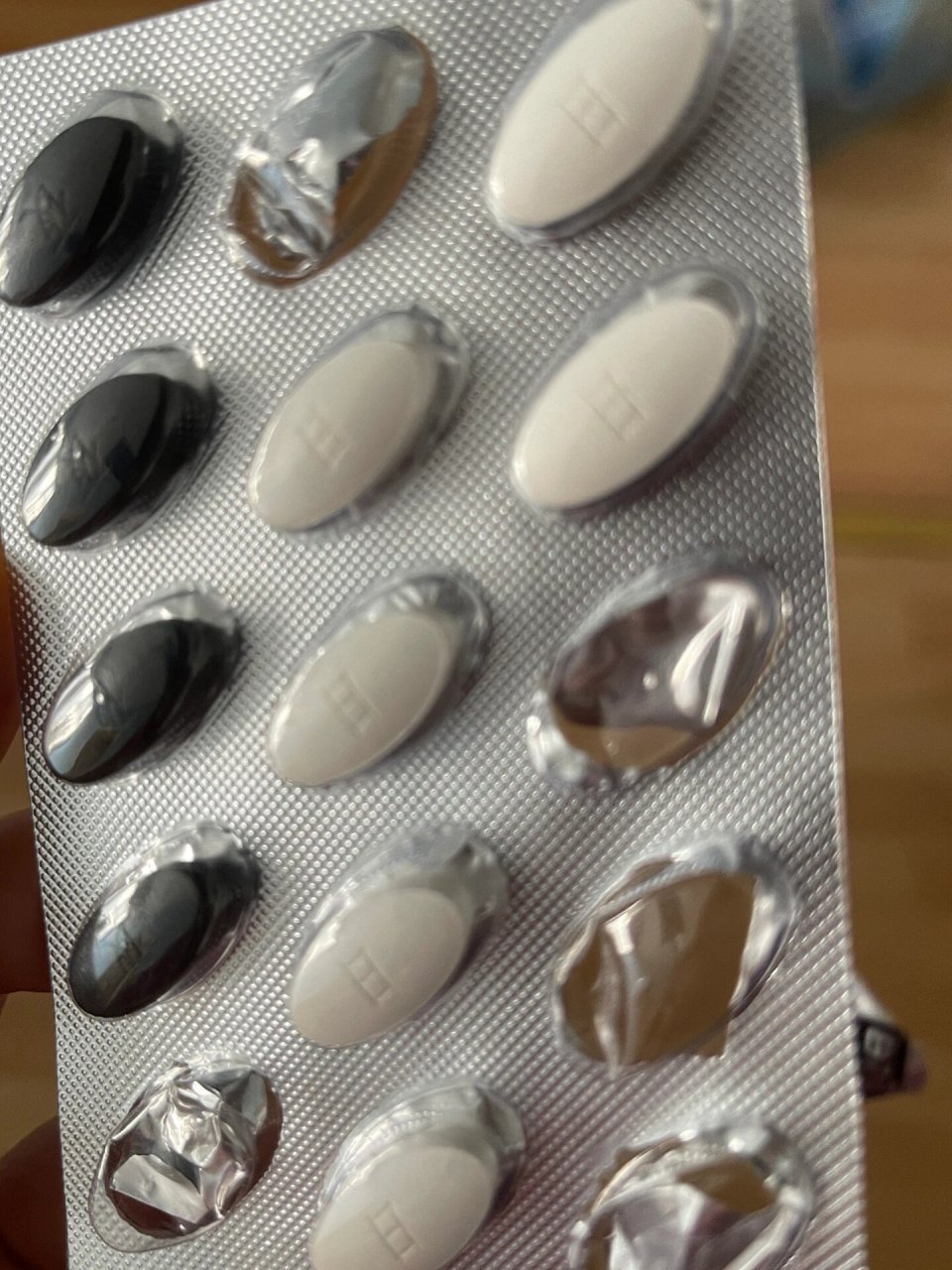 阳了发烧吃白加黑可以?  可以和布洛芬一起吃?