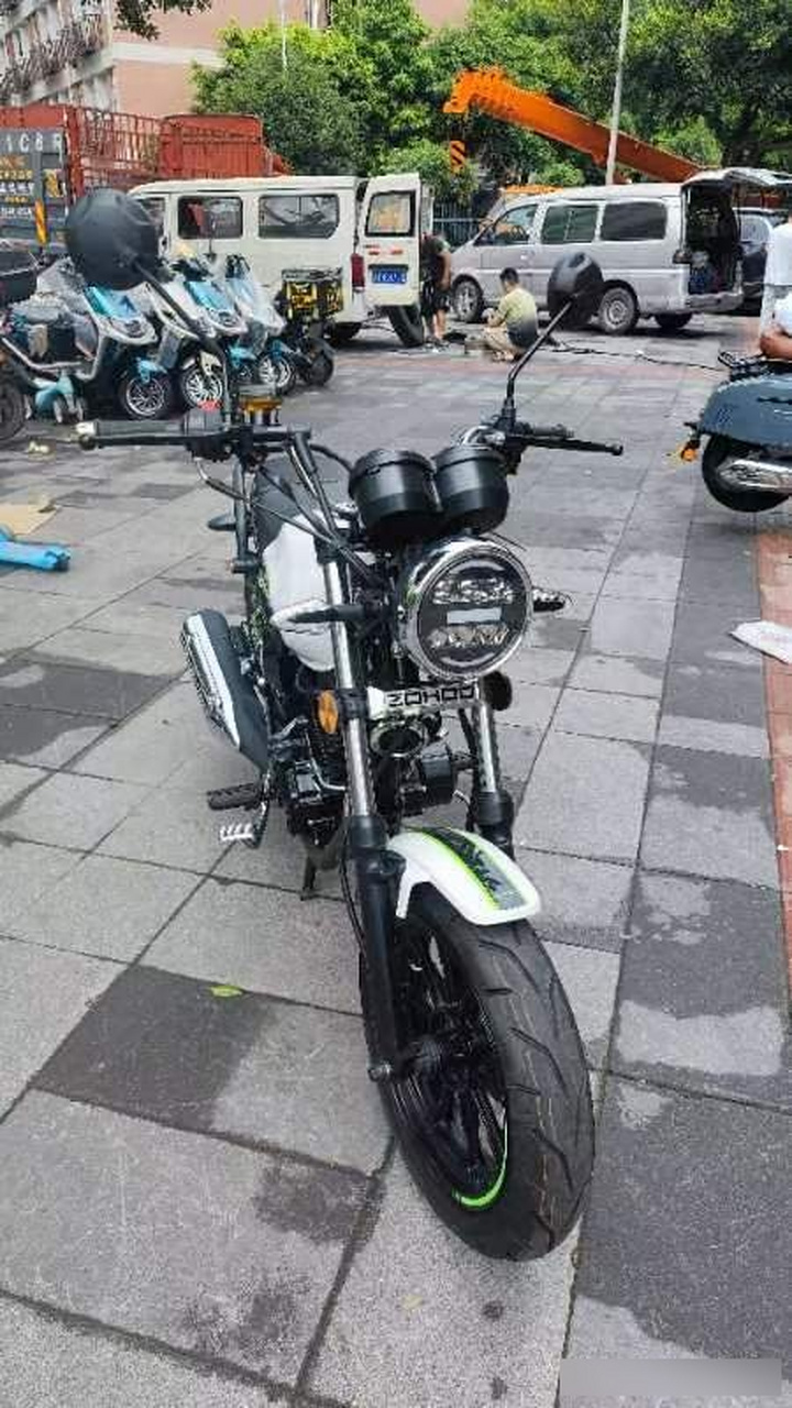 兆虎(zhaohu)都市风150太子摩托车小型迷你跨骑街车国4电喷,准新车