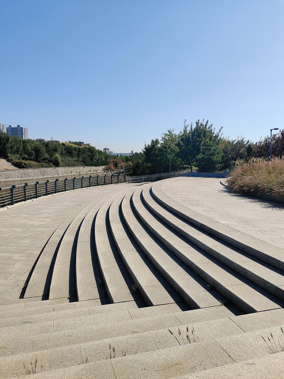 庄里游‖翠屏湿地公园南园 99 	 翠屏湿地公园位于石家庄鹿泉区