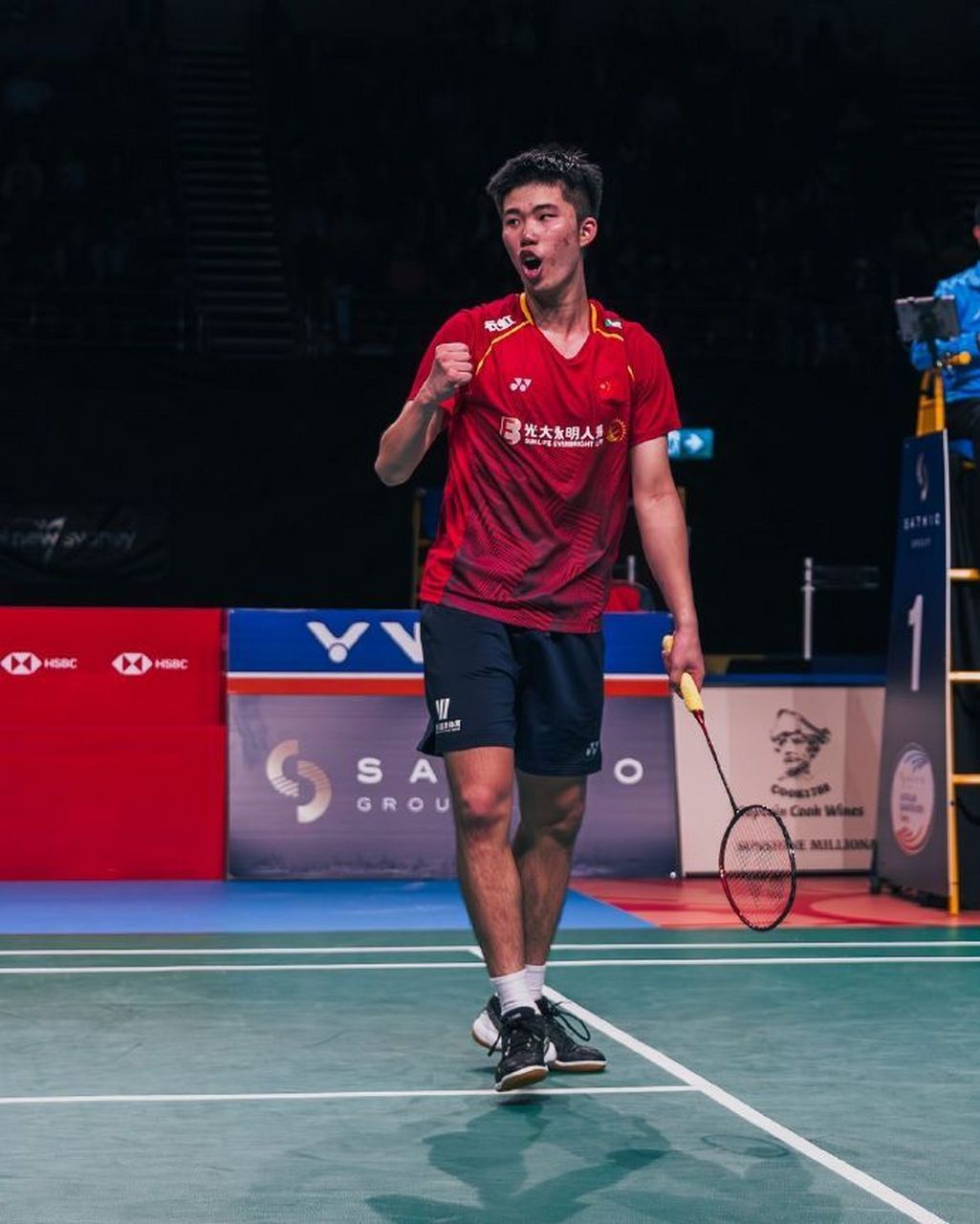 [加油][加油][加油]  #羽毛球##翁泓阳