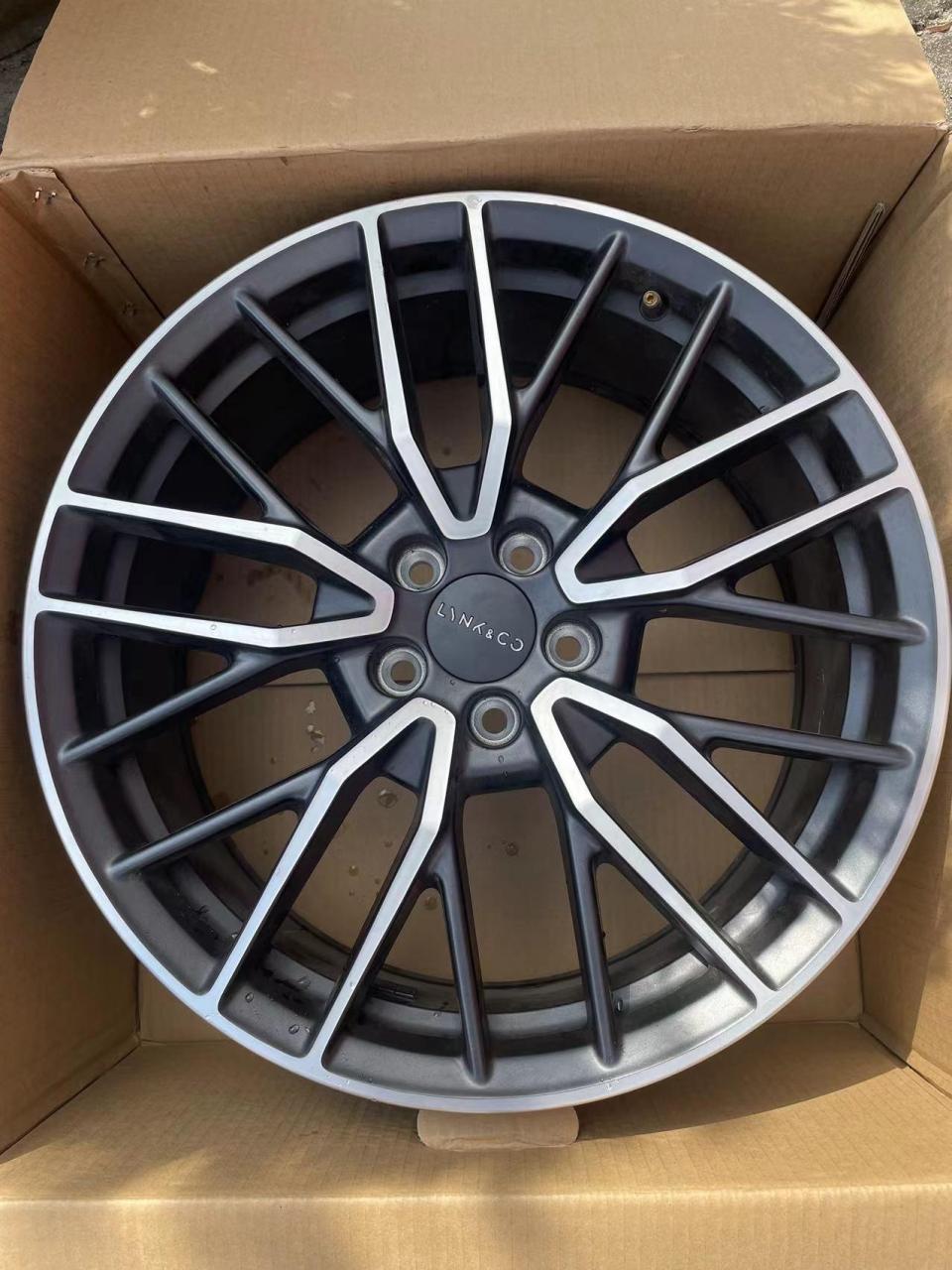 领克0377原厂19寸锻造轮毂   吉利星瑞  领克全系可以用