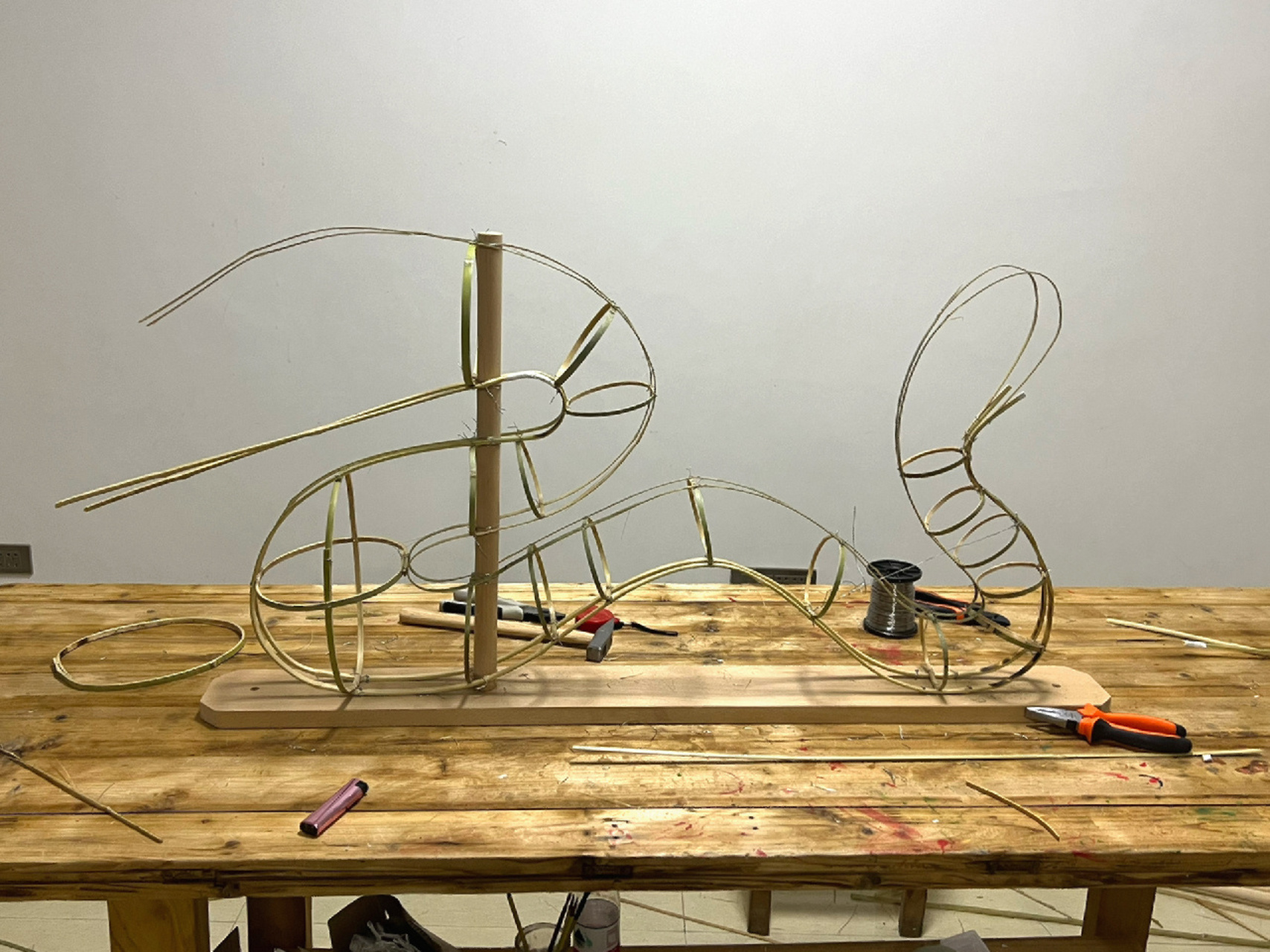 龙灯制作扎骨架过程