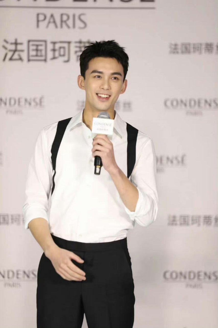 吴磊杭州活动路透##吴磊白衬衫生图#吴磊杭州 吴磊这状态也太好了吧