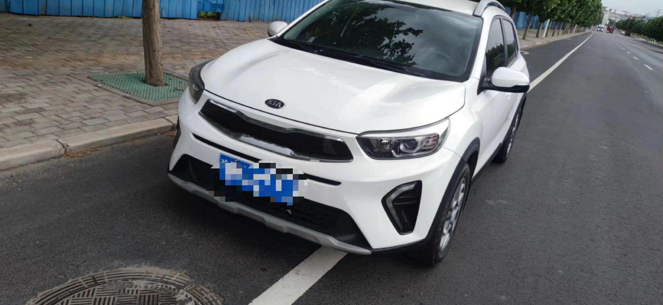 19年起亚kx1小型suv,1.4排量省油,居家代步,保险到明年五月