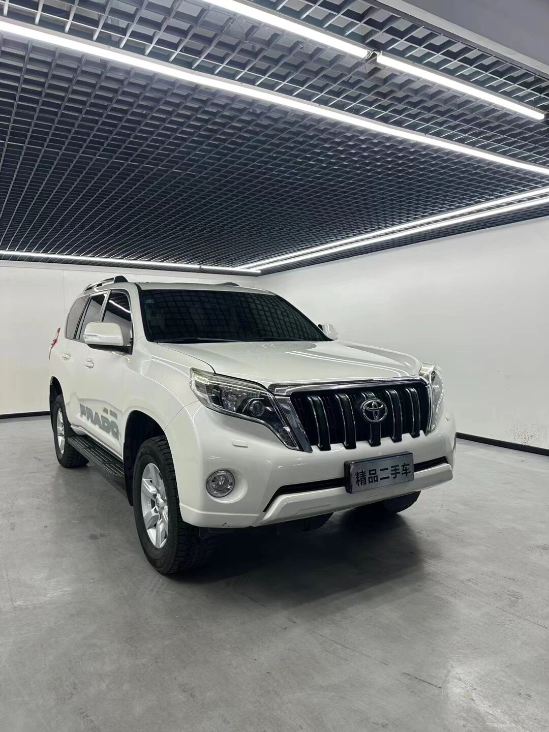 16年霸道2700 16年16款霸道普拉多2700 豪华版,6速 里外很新10万公里