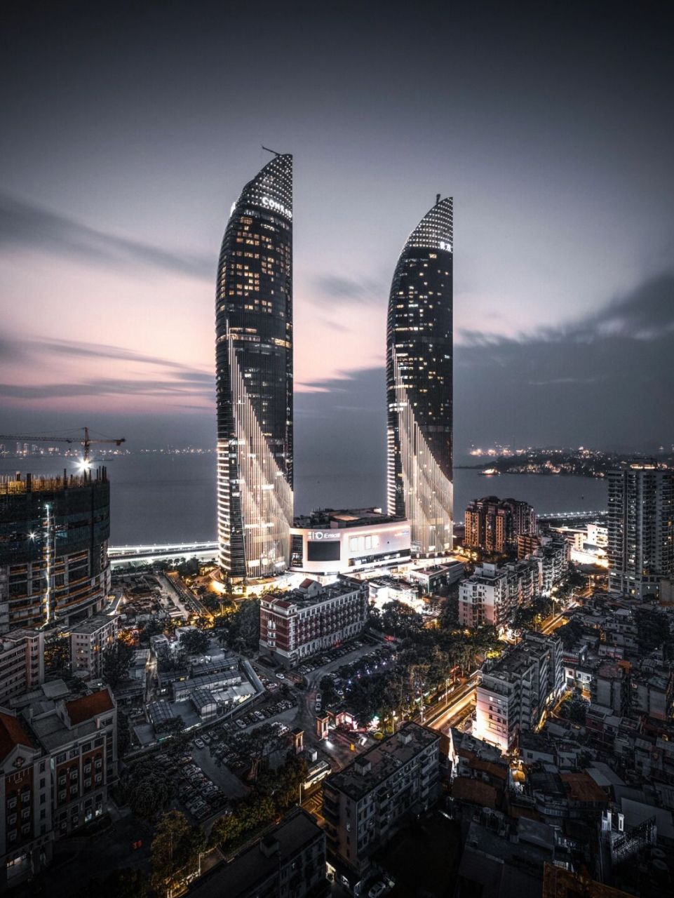 厦门世茂海峡大厦(xiamen shimao strait tower),位于福建省厦门市