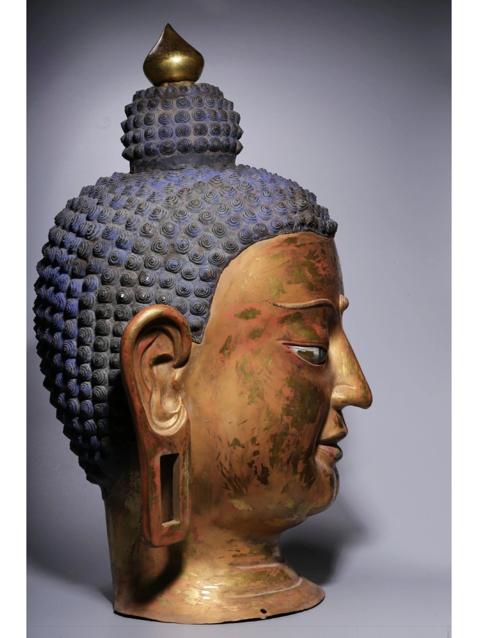 明代,超大铜鎏金释迦牟尼佛头 明代,超大铜鎏金释迦牟尼佛头 高70厘米