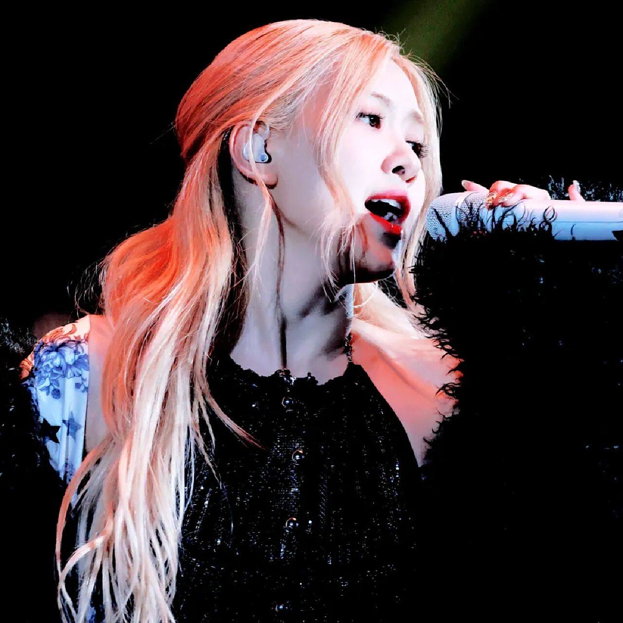 rose演唱会氛围感头像