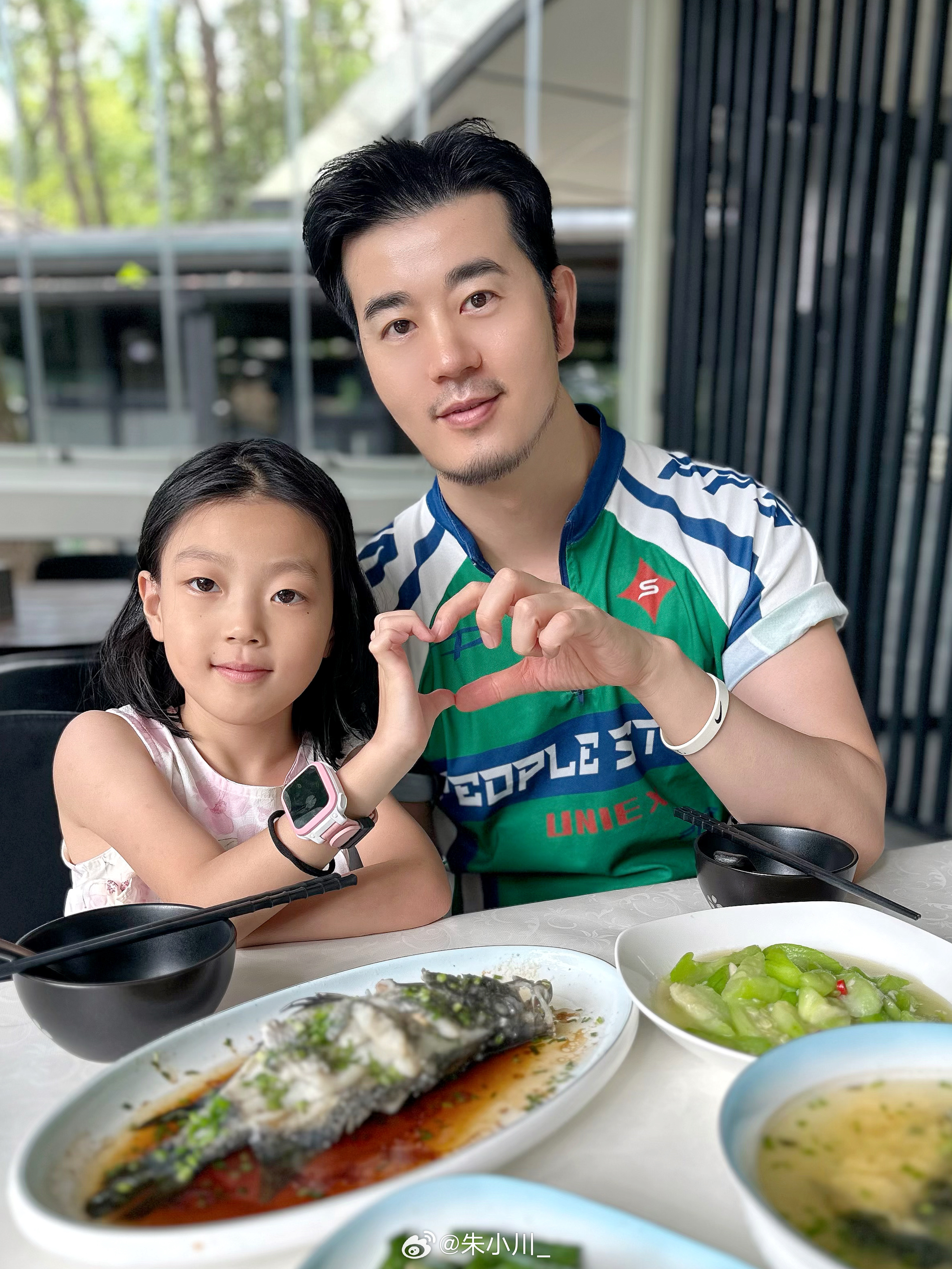 池水清凉,抵不过宝贝的笑声欢畅!