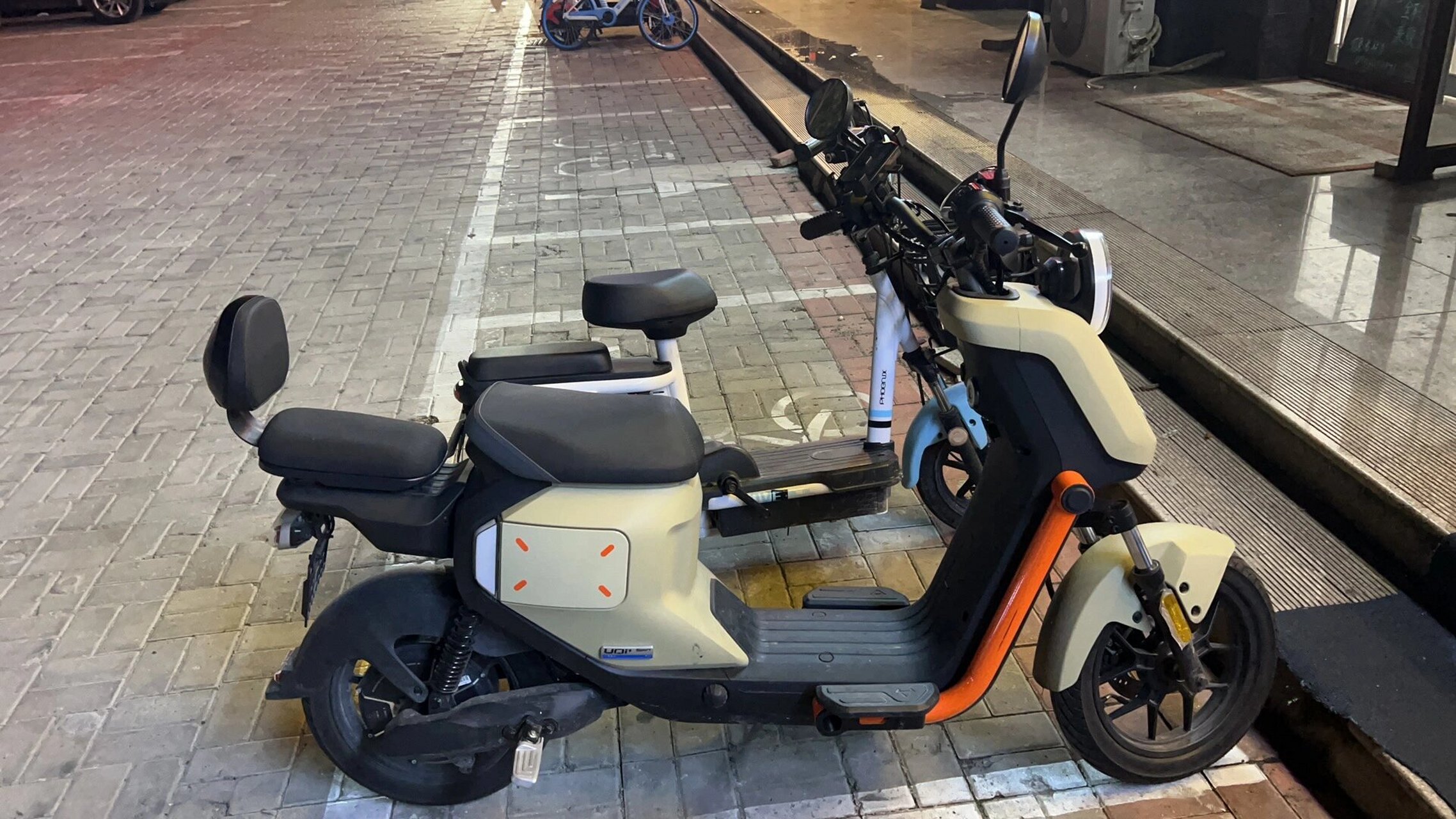 车u2 出售小牛电动车u2沙漠黄动力版,充满续航75km左右,6月23号购买