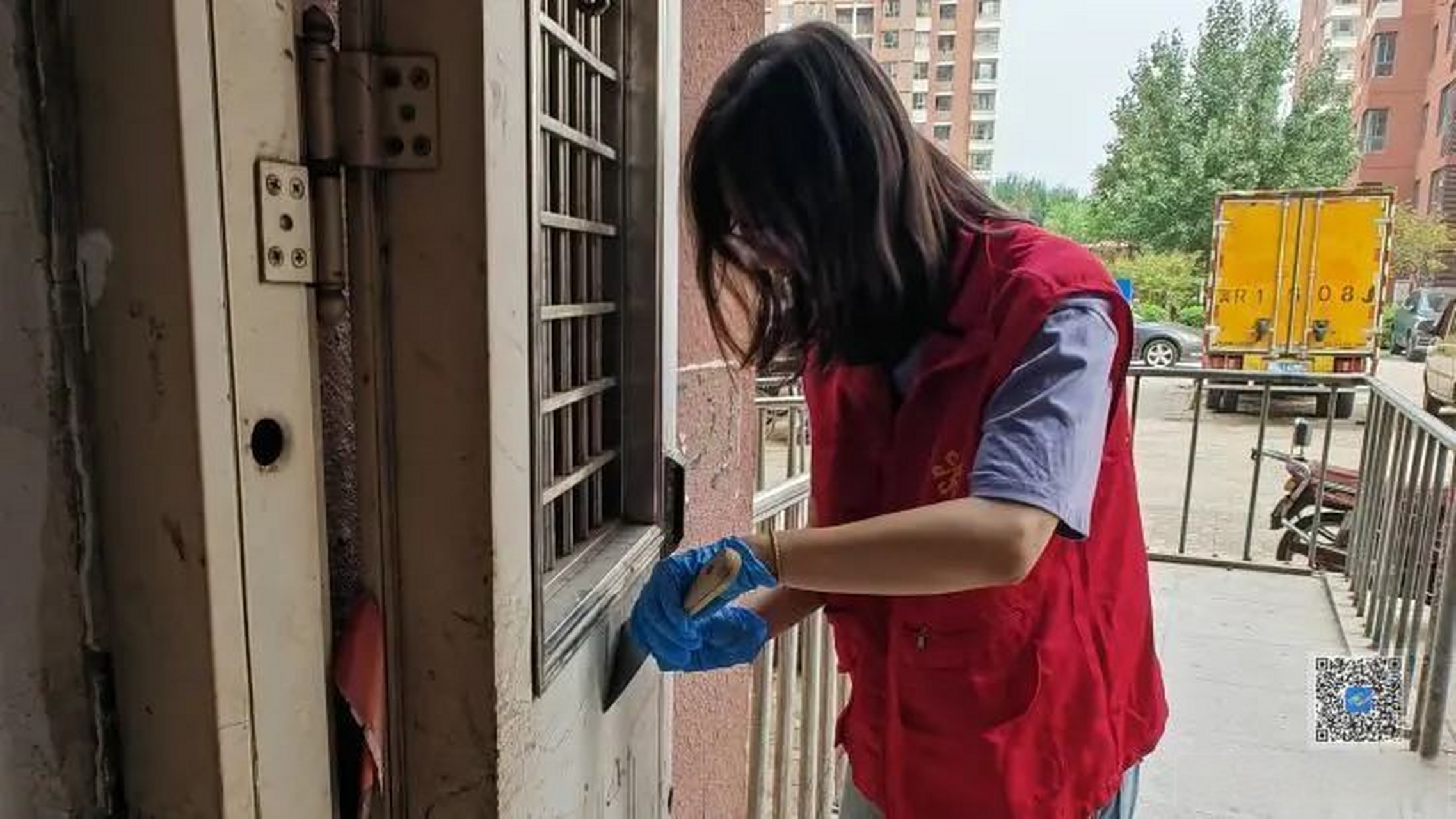 【津南区北闸口镇开展"争做文明有礼天津人"主题活动】  日前,"小楼道