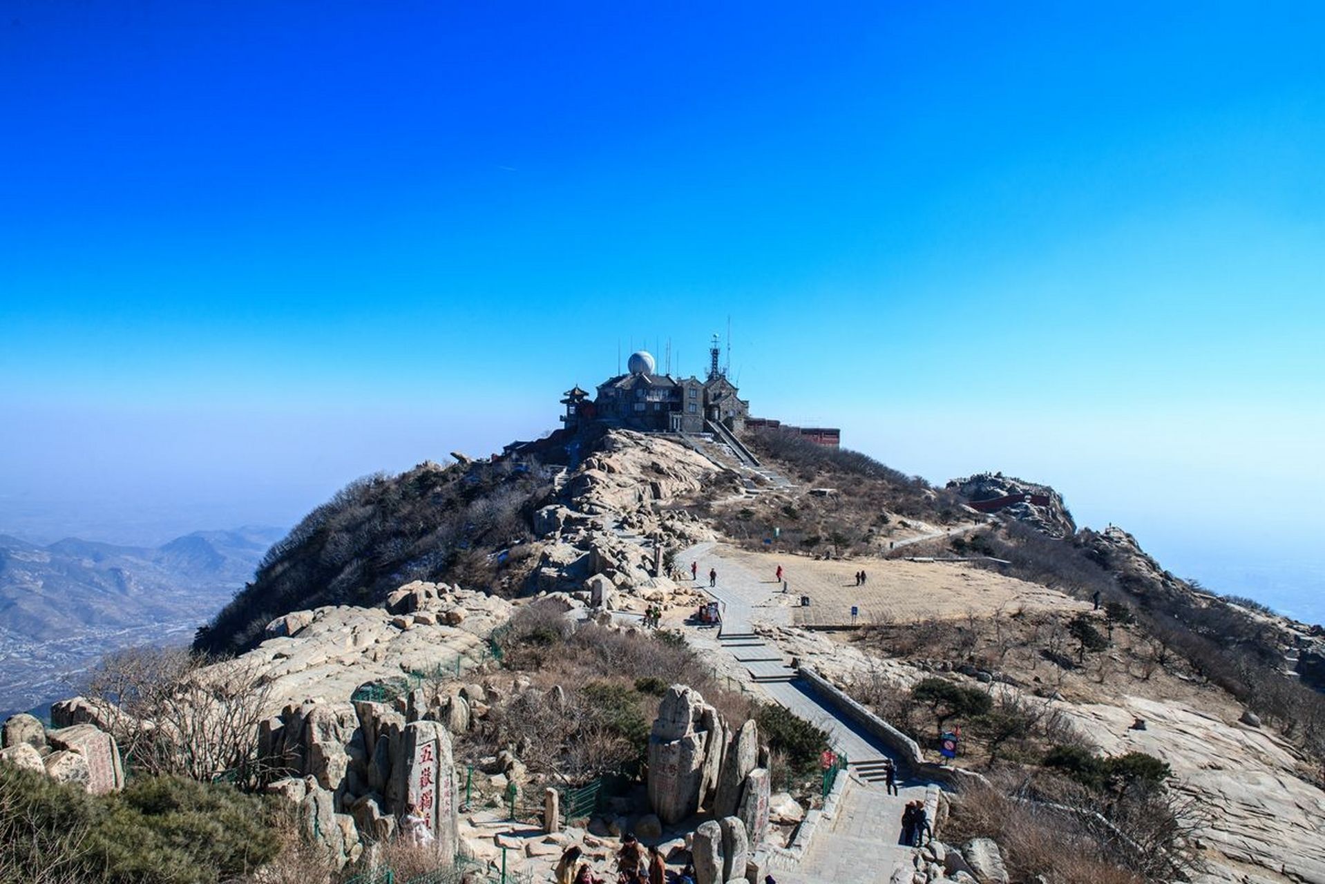 泰山旅游景点介绍 泰山,又名岱山,岱宗,岱岳,东岳,泰岳,为五岳之一,有