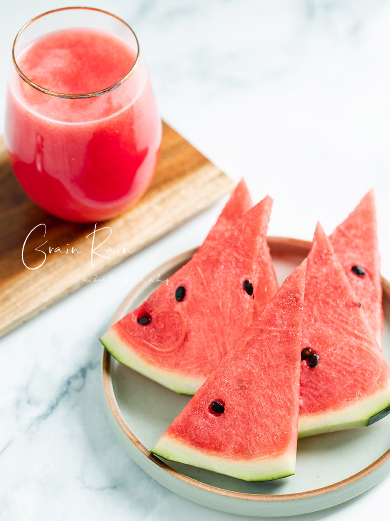 自然光下的摄影美图 夕阳光下的西瓜那么的诱人 西瓜味的夏天,浪漫的