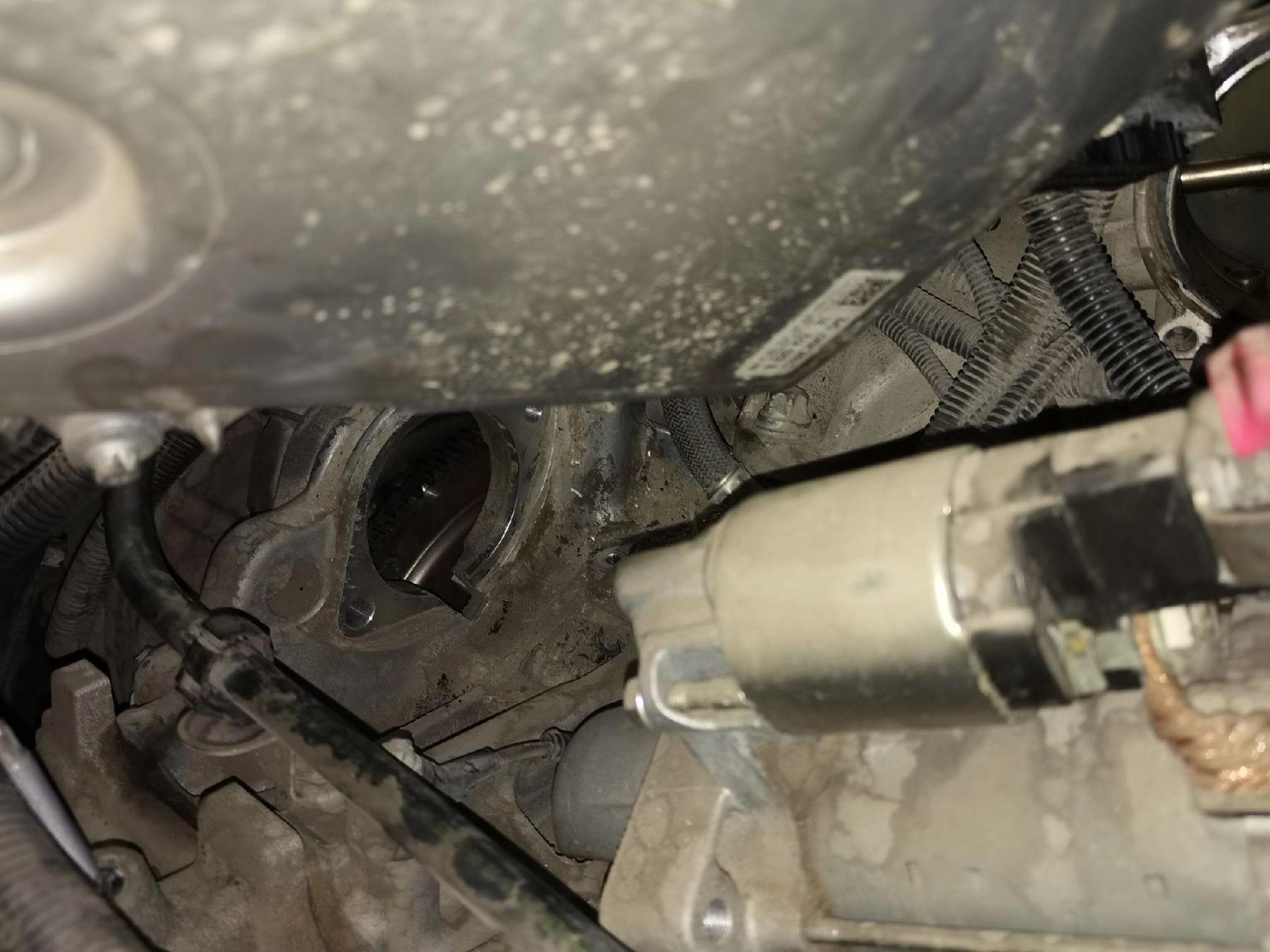 宝马x5,e70曲轴位置传感器更换.