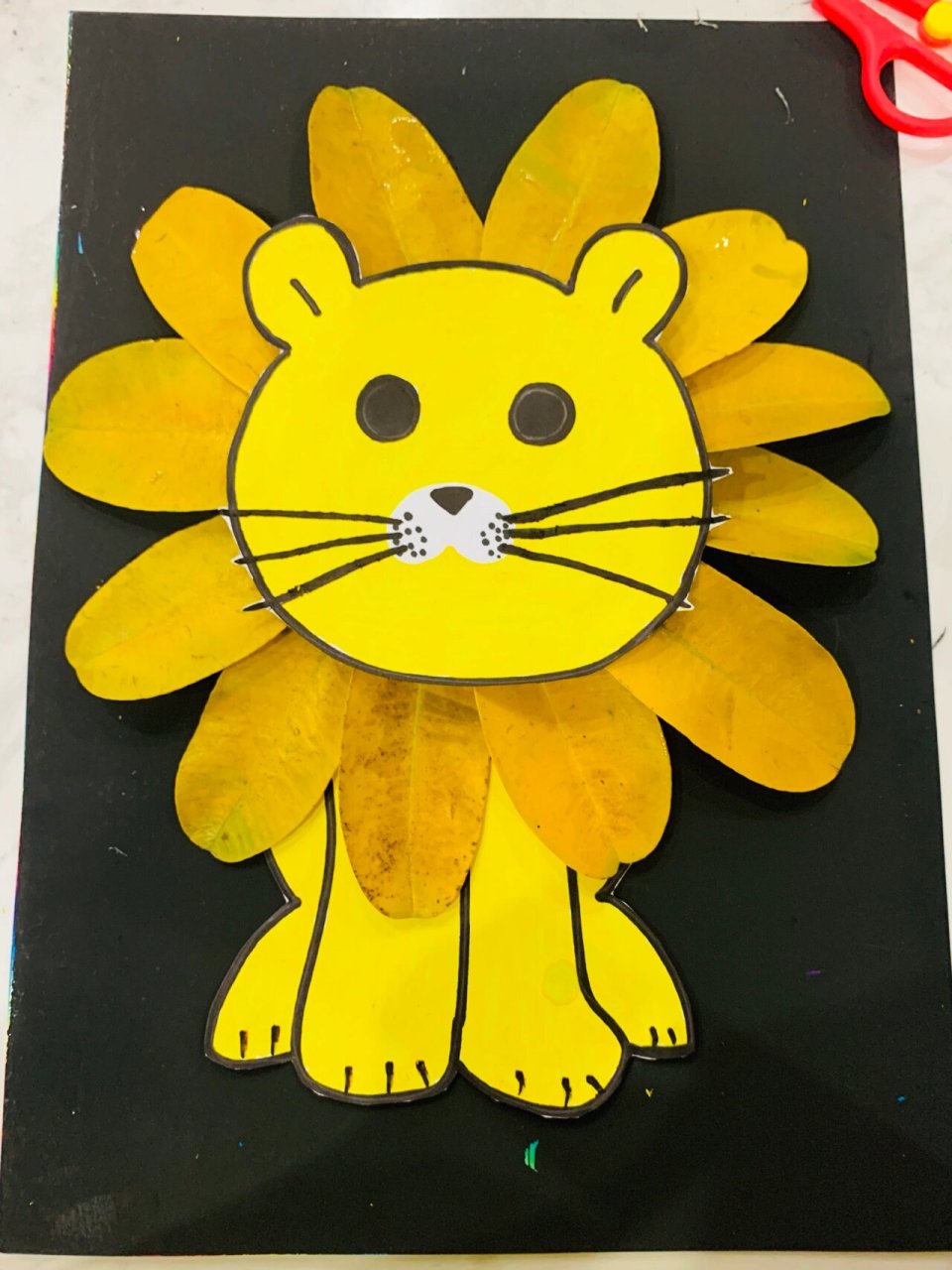 树叶画|幼儿园手工diy树叶94绘画 底色用黑色可以刮的卡纸～ 可以