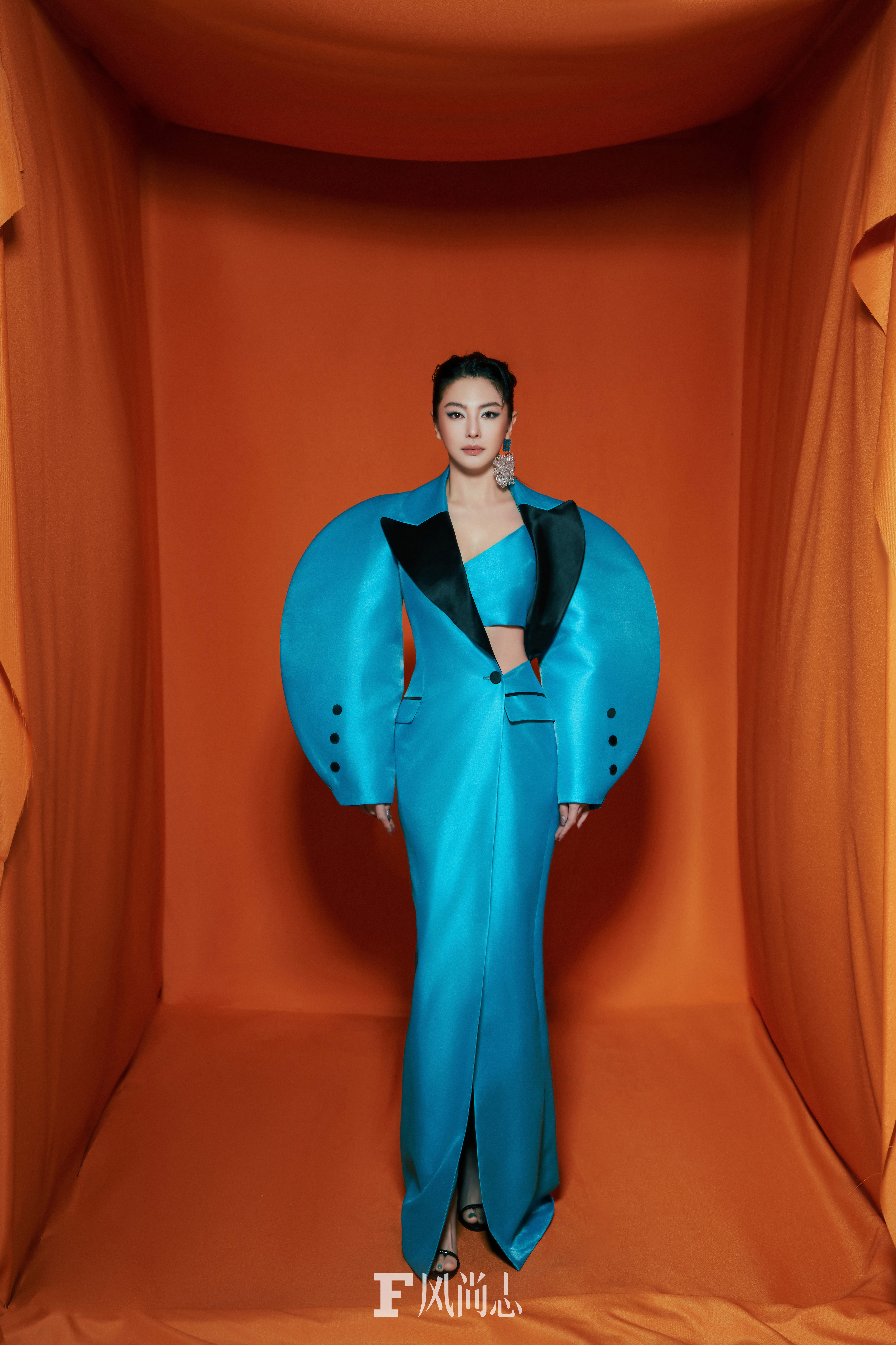 张雨绮风尚志八月刊封面大片