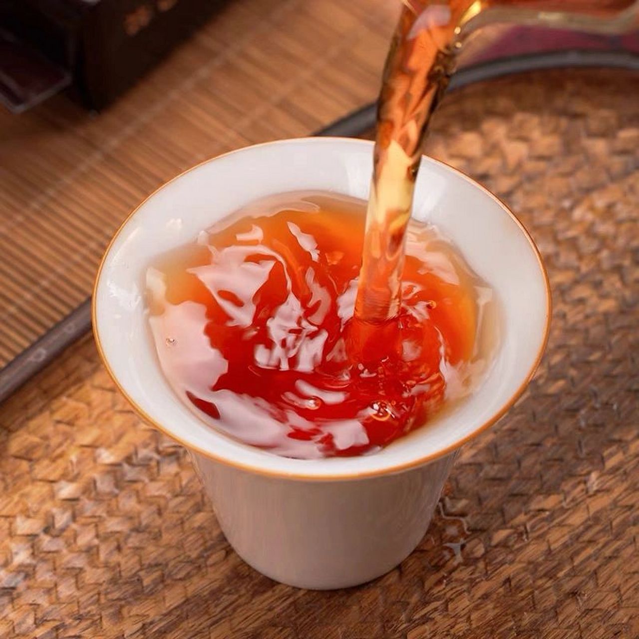 武夷岩茶肉桂冲泡指南及要点 冲泡过程(赏干茶→温杯→冲泡) [赏干茶]