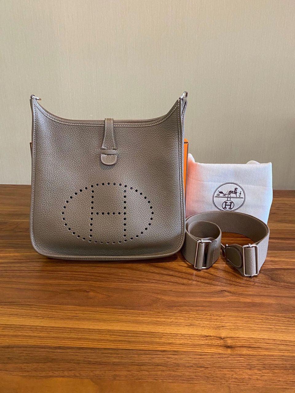 hermes爱马仕evelyne伊芙琳大象灰29 hermes爱马仕evelyne伊芙琳