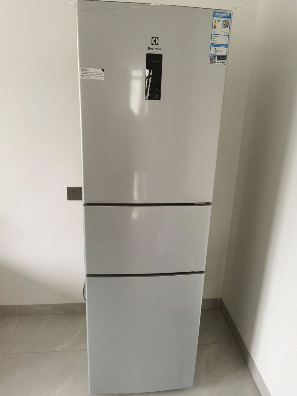 去年双12买了一个伊莱克斯的冰箱,买的时候说明年才装修完入伙可不