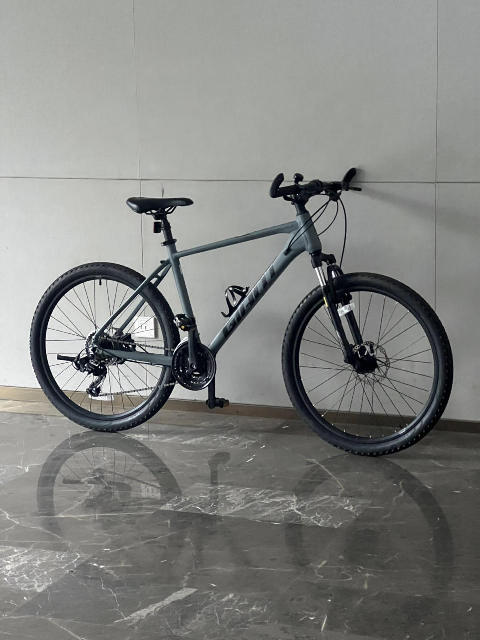 捷安特 atx720水泥灰 m码 准新车,购入骑行个位数,app可过户,200公里