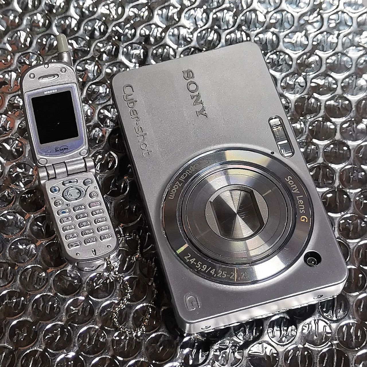 小灵通翻盖手机 照亮你的美 好爱