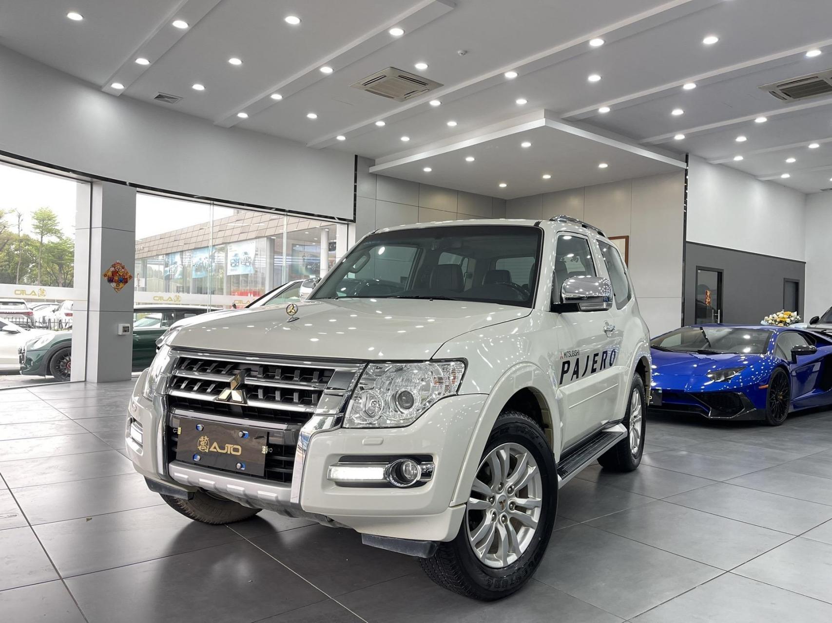 19年三菱帕杰罗中东v87三门 3.