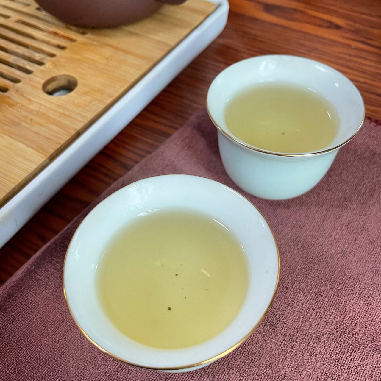 八马铁观音赛珍珠3300 特地买了农夫山泉水来泡3300,第一泡没舍得倒掉