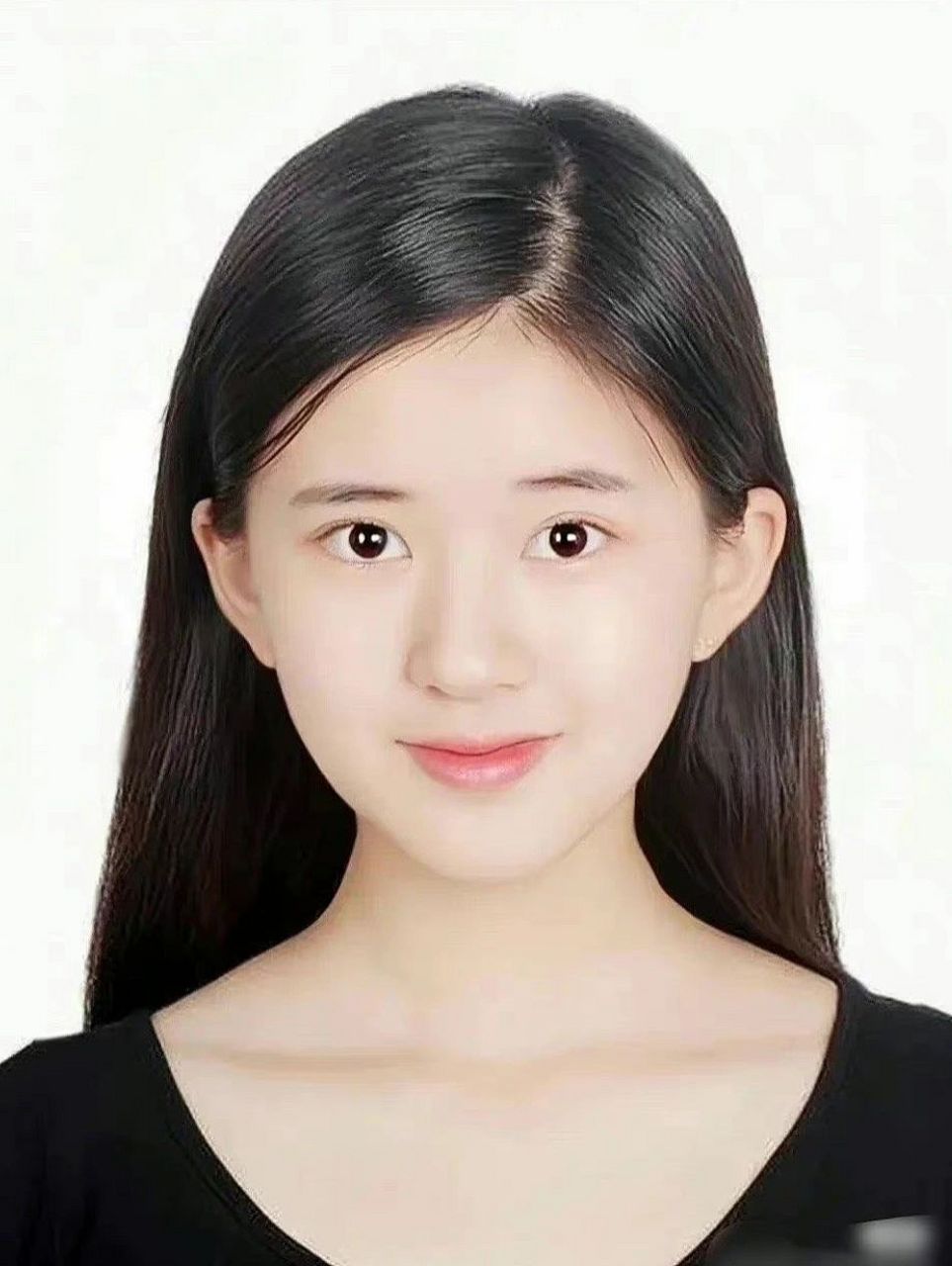 9596赵露思,周也,虞书欣,田曦薇,证件照!