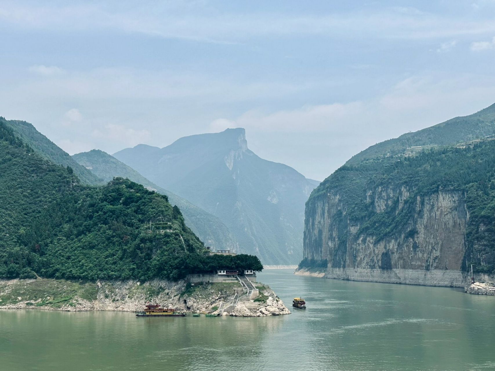 周末游三峡—重庆奉节(白帝城 夔门 瞿塘峡) (23.06.10) 在长江三峡中