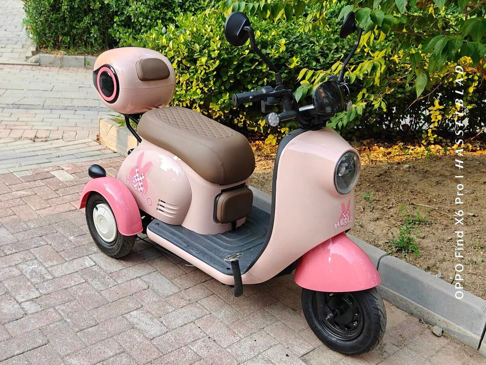 绝美的电动三轮车 还有什么是比拥有一辆粉色电动车更开心的事情嘛!