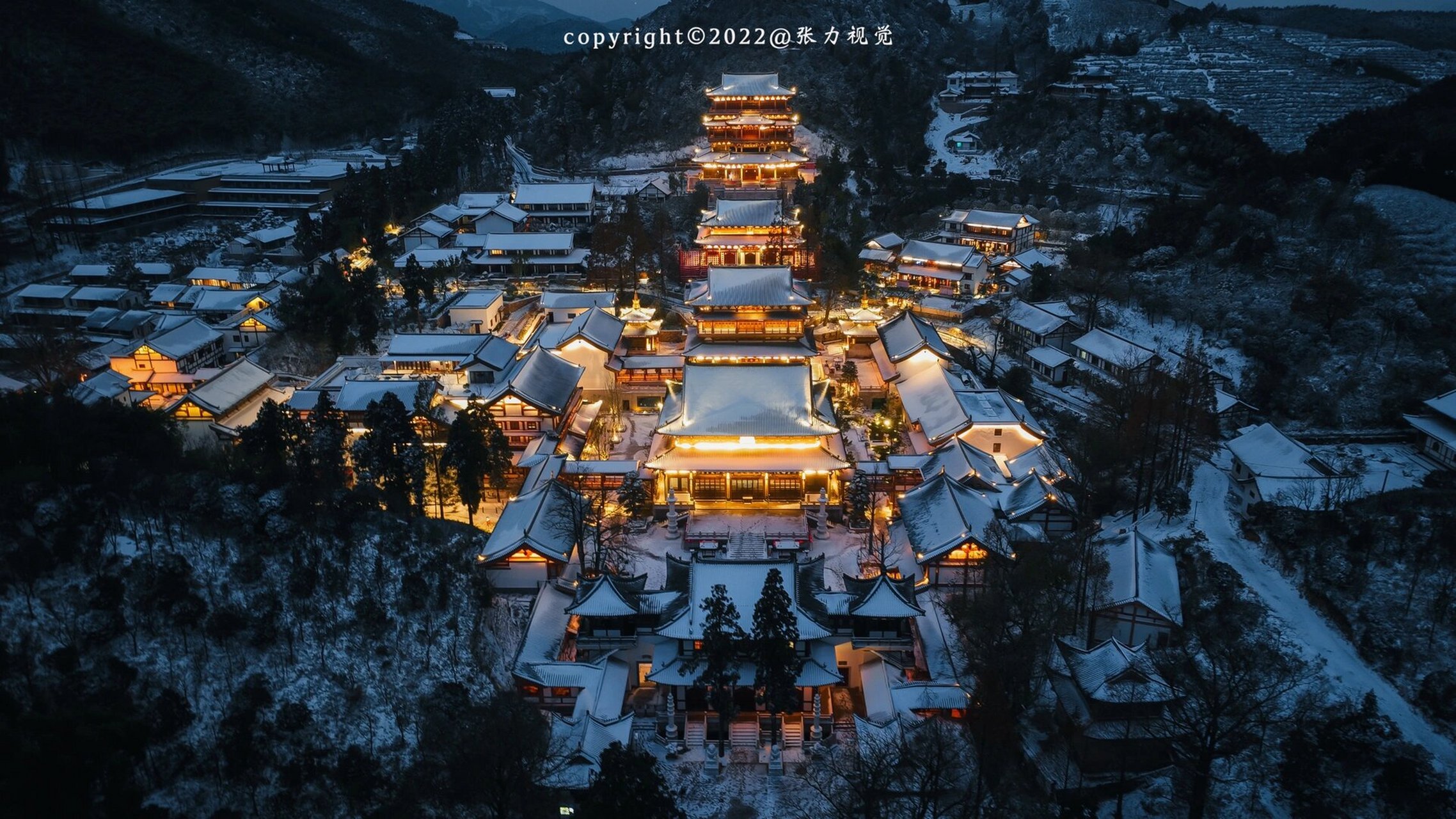 火遍全网的杭州径山寺夜景高清大图来了 昨晚拍的径山寺夜景一发布就