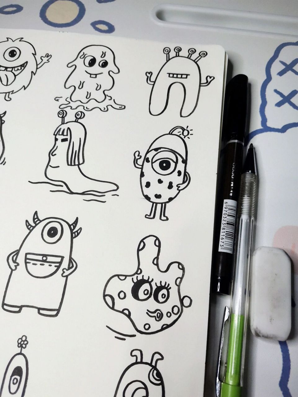 12种小怪兽简笔画画法