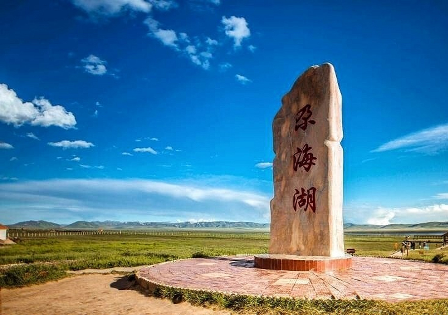 9015 尕海湖是甘南第一大淡水湖,也是青藏高原东部的一块重要湿地