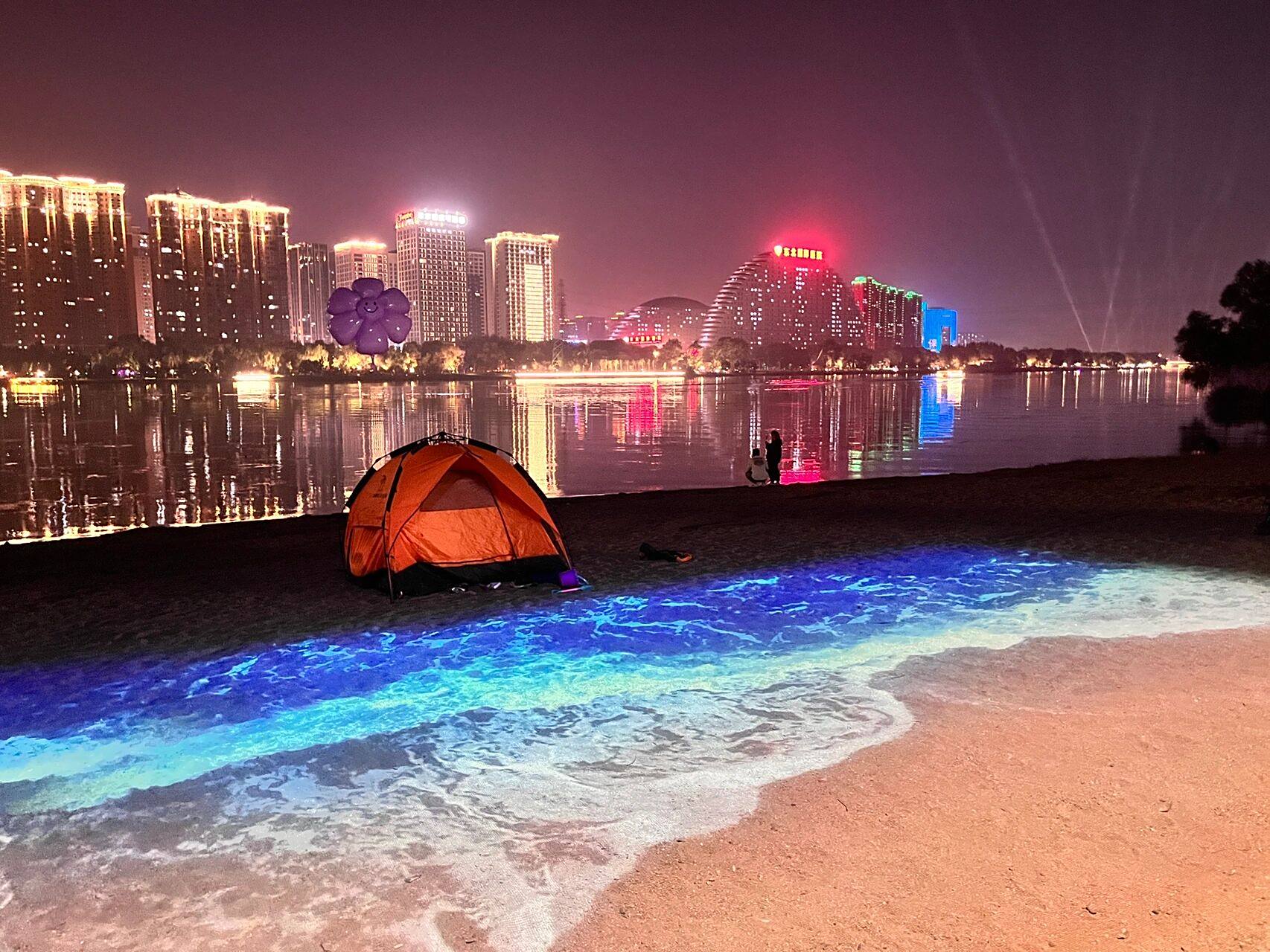 沈阳五里河公园 五里河公园游船,夜景,很好看的沙滩光影画,话不多说