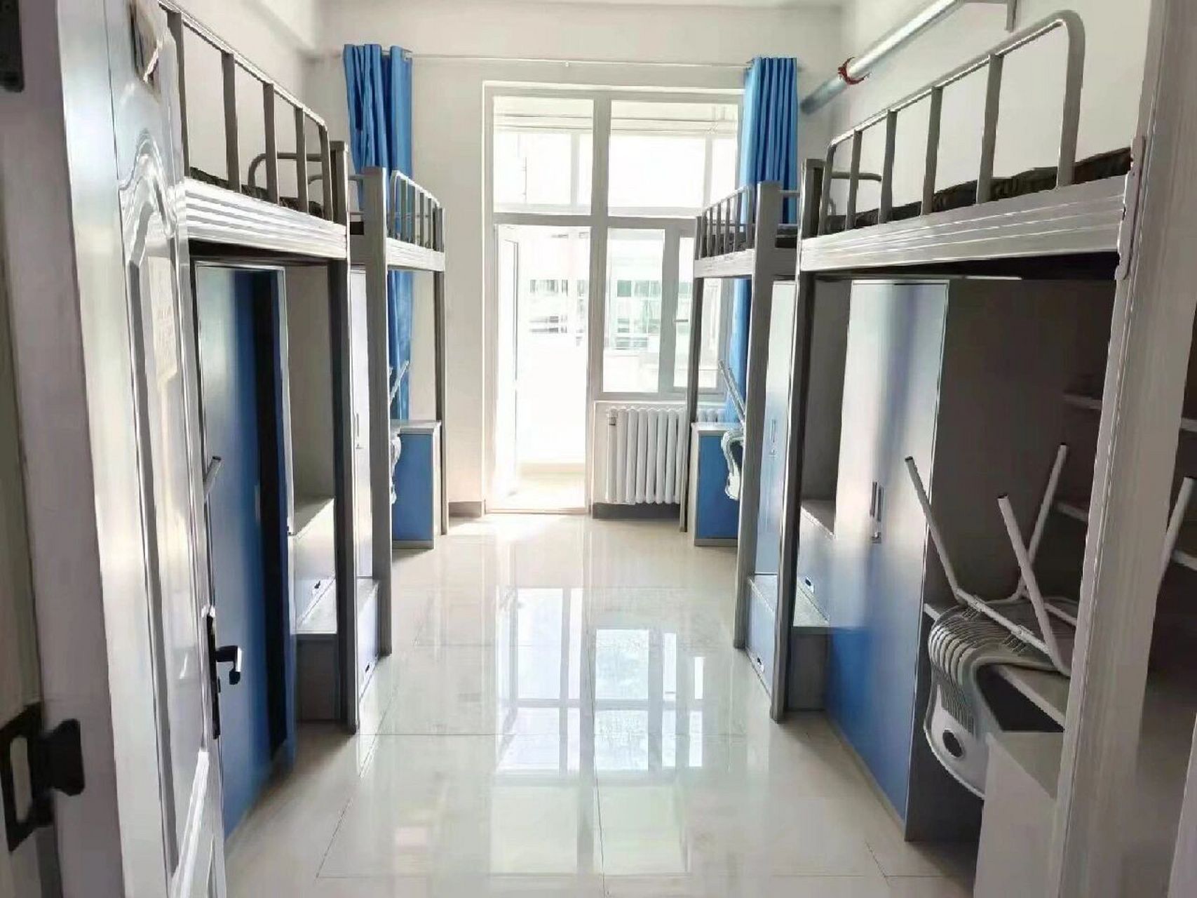 喏,这就是青海大学的宿舍啦,青海青海  第二张是比较老的宿舍楼了