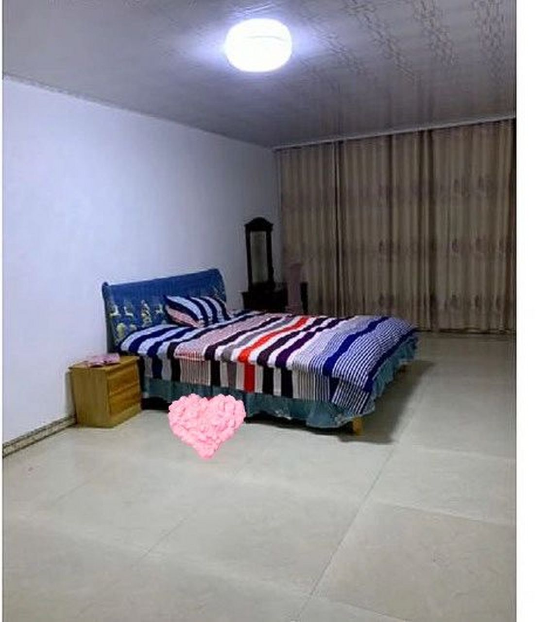 卧室真的太大了,该怎么布置…农村自建房 长型房,布置起来太难了,这