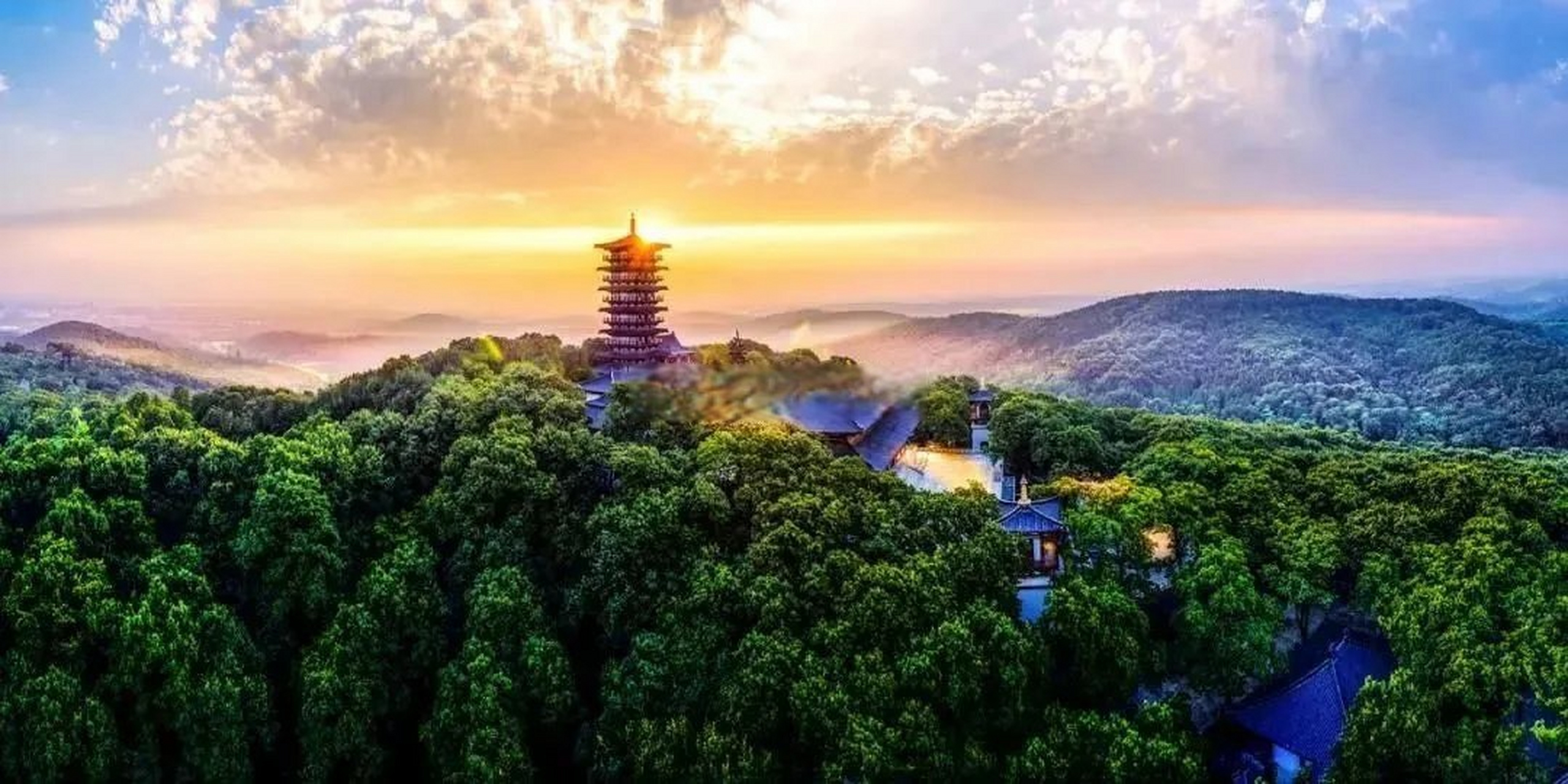 "庐阳第一山"紫蓬山,将加快展开系统性提升和改造,创建旅游风景道