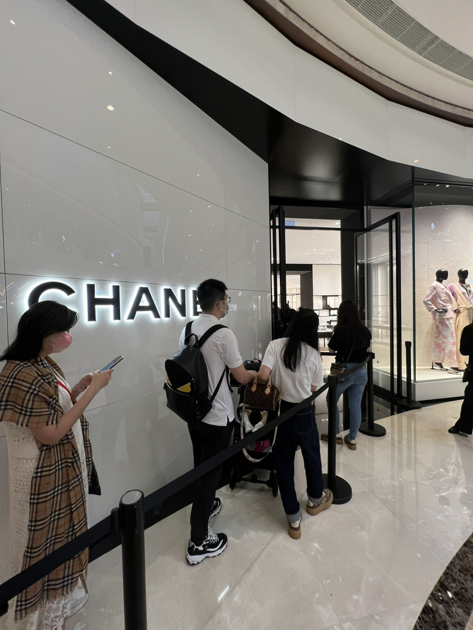 澳门香奈儿真的伤了我的心 澳门9890一共4家香奈儿专柜 贫民窟