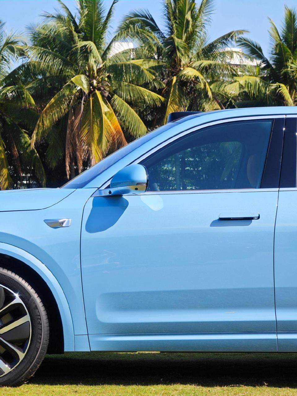 理想汽车经典颜色传承,致敬老款理想 onebabyblue