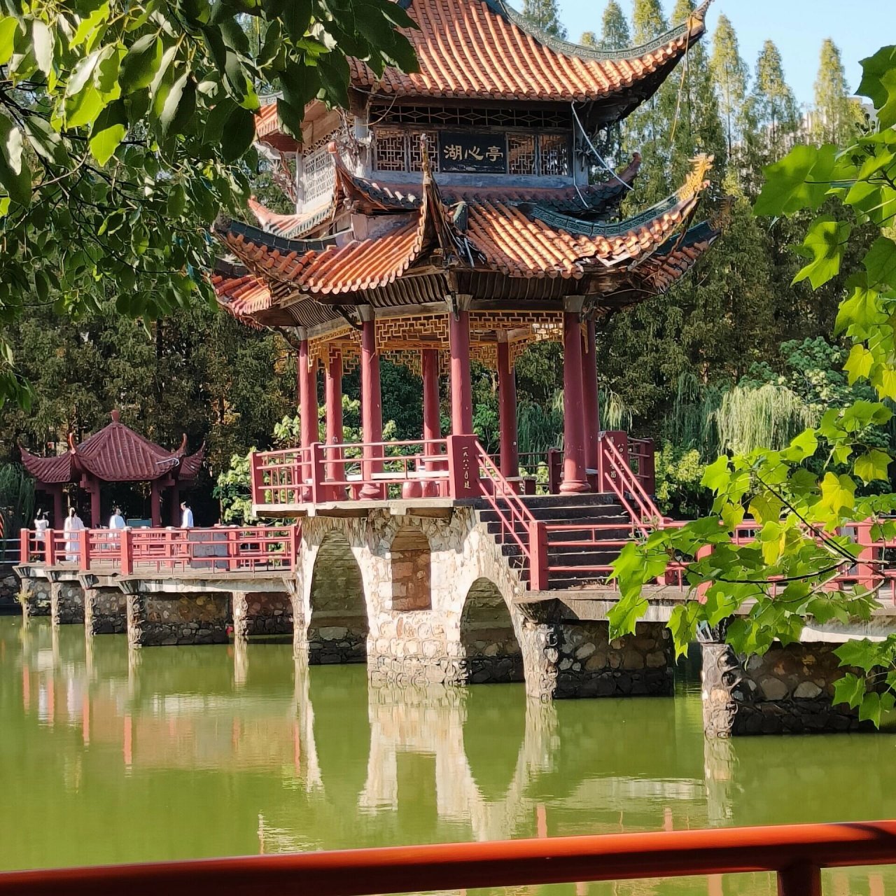 井冈山大学美景—湖心亭