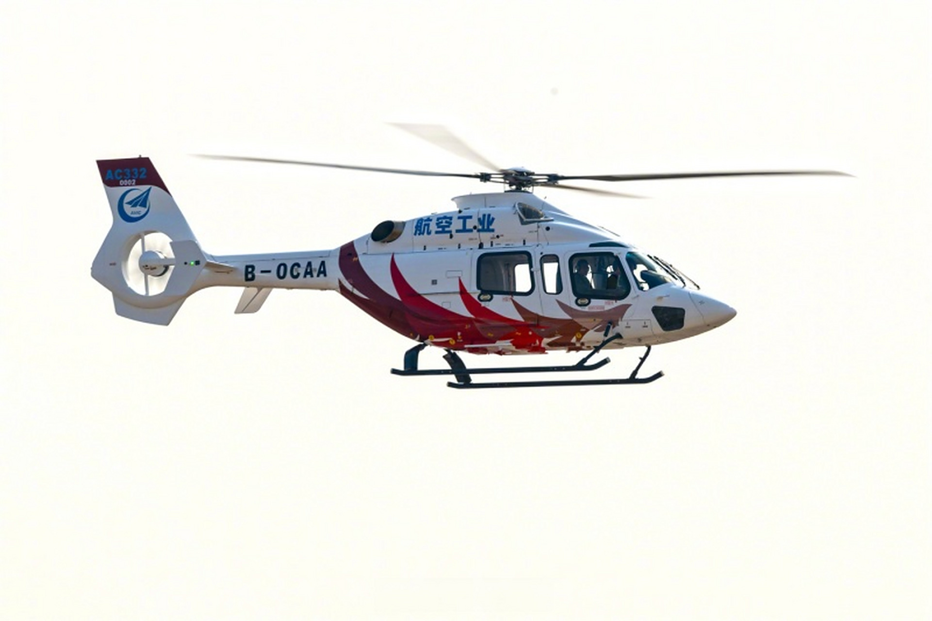 由航空工业 全新研制的四吨级先进双发多用途直升机"吉祥鸟"ac332,在