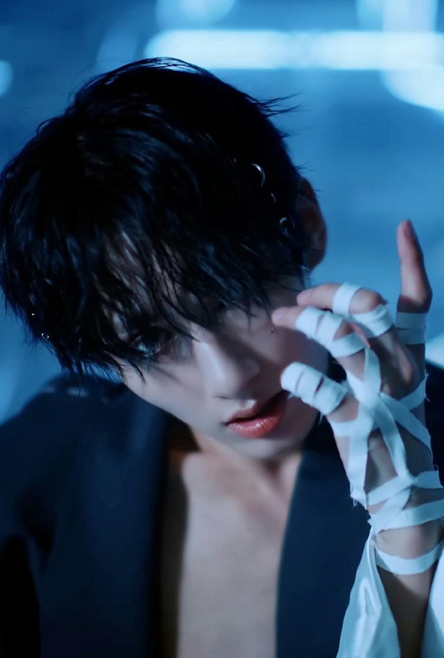 文俊辉晒出了自己的健身成果,腹肌惊艳全场,让人直呼过瘾!