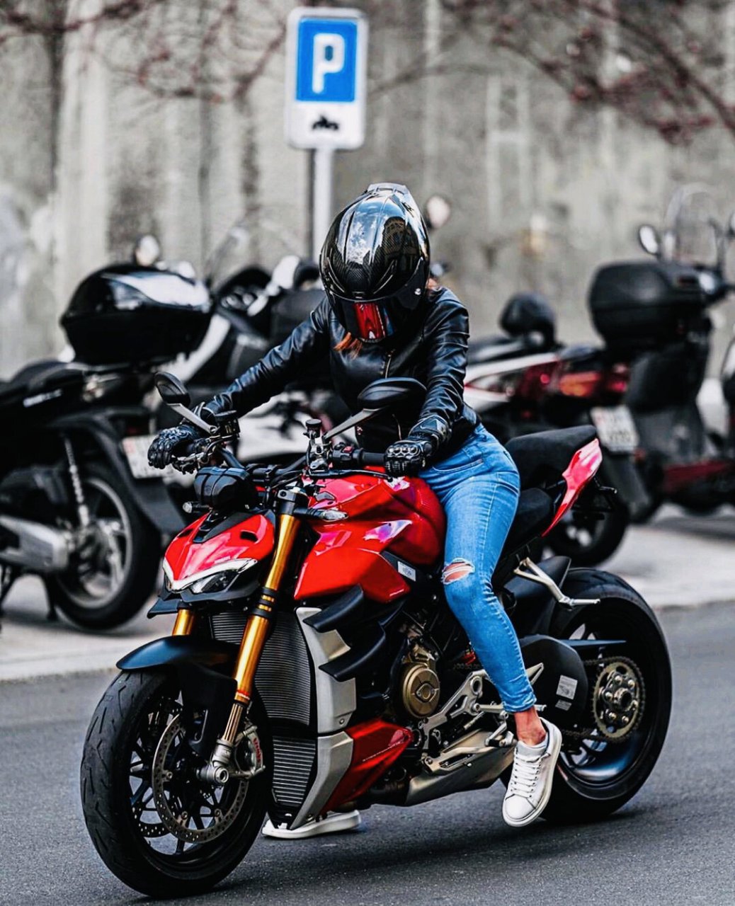 摩托车背景图来了哦!